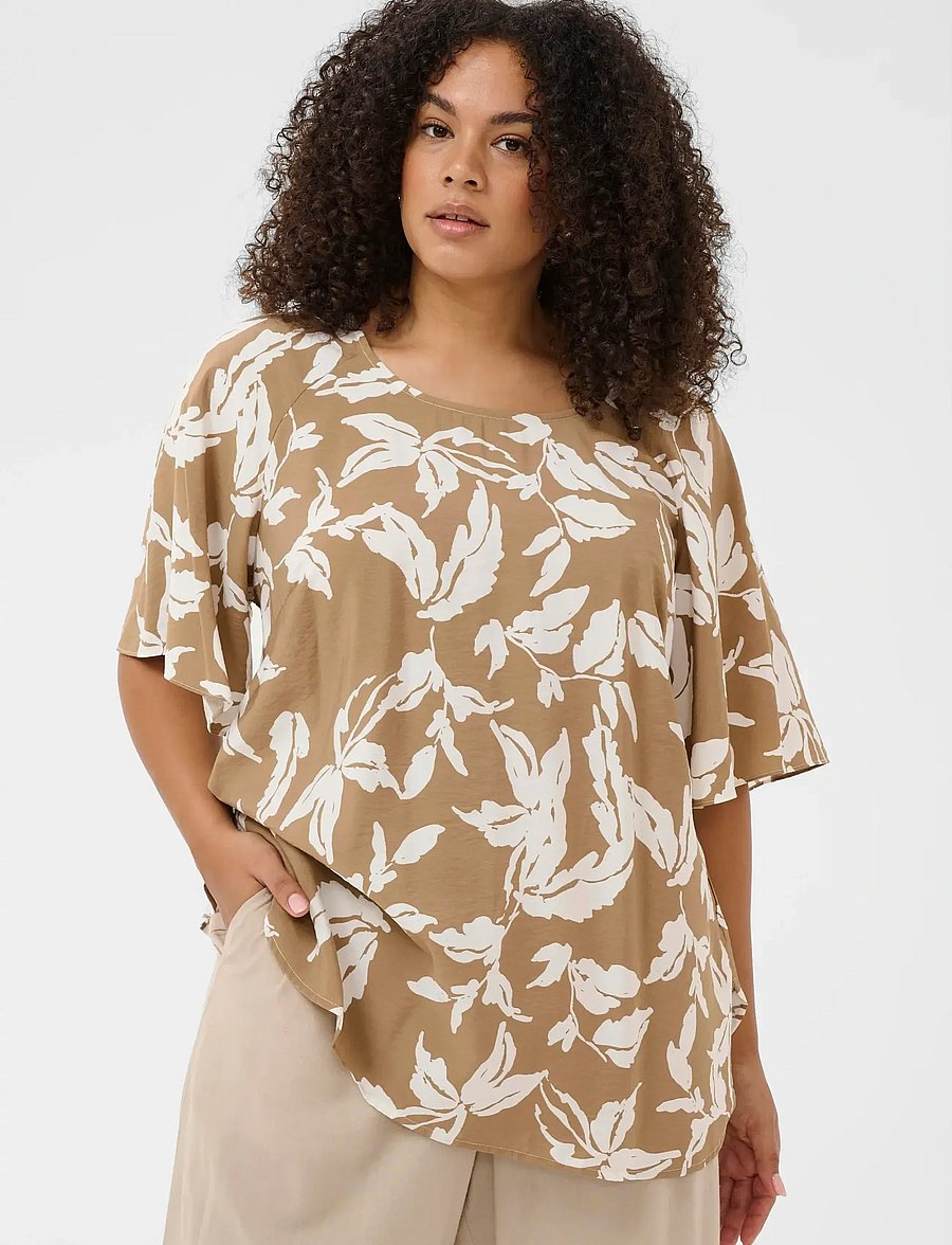 Kaffe Curve - KCmarla Blouse - kurzärmelige blusen - oak chalk leafs - 0