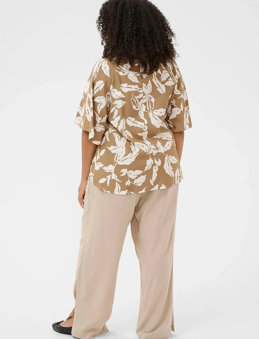 Kaffe Curve - KCmarla Blouse - kurzärmelige blusen - oak chalk leafs - 4