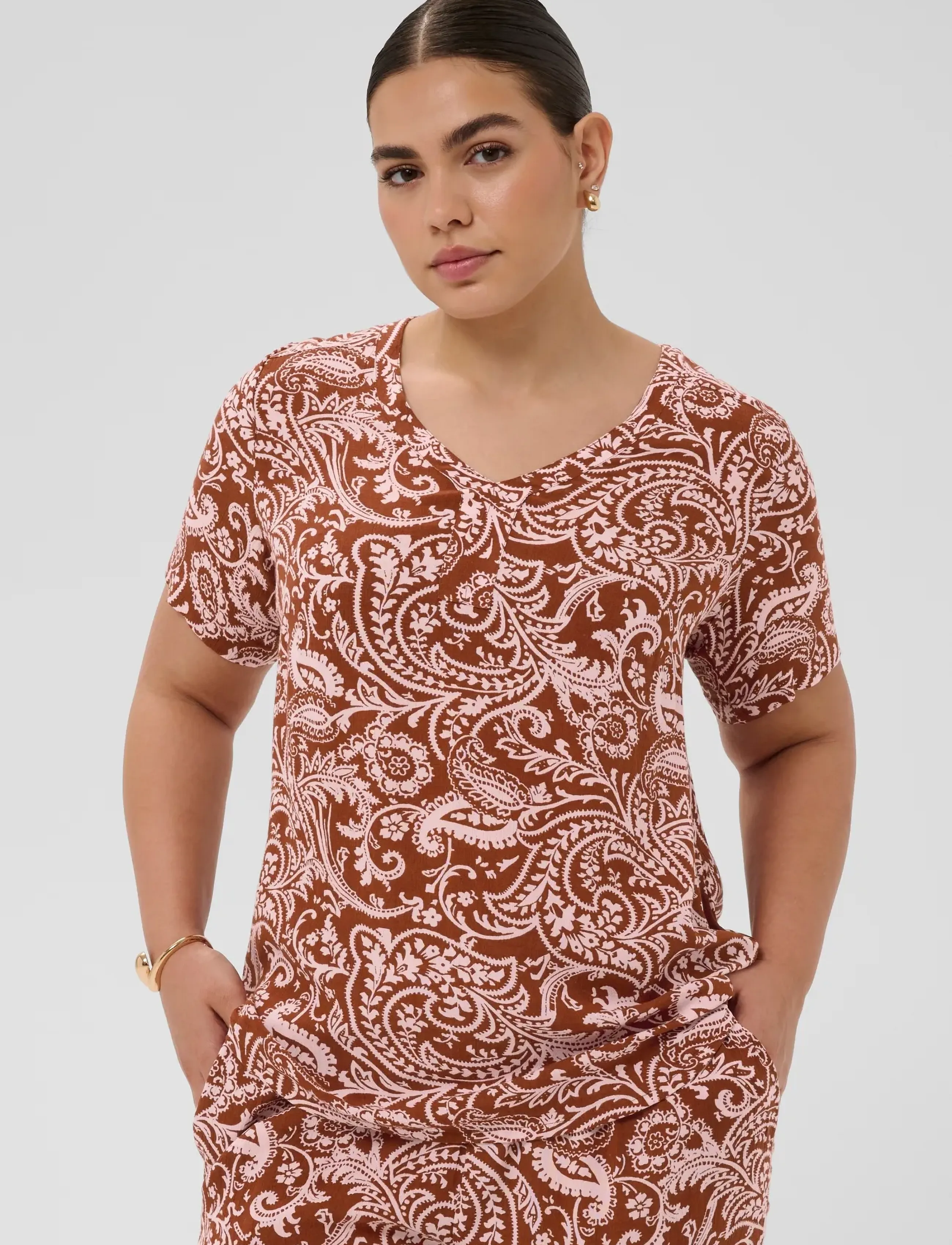 Kaffe Curve KCami SS Blouse Printed - Kortermede bluser - HENNA BALLERINA PAISLEY / brown