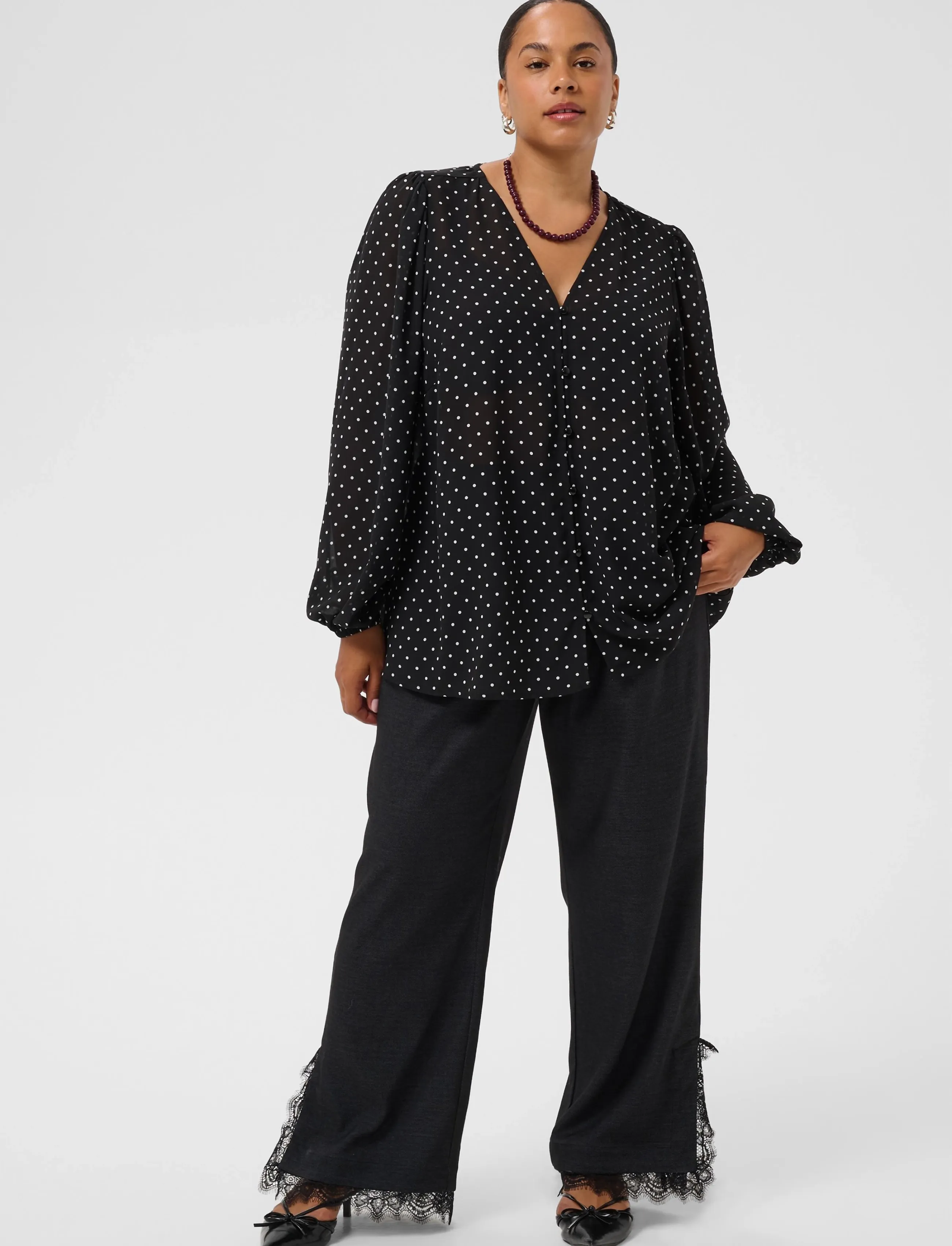 Kaffe Curve - KCminda Blouse - black w. white dot - 2