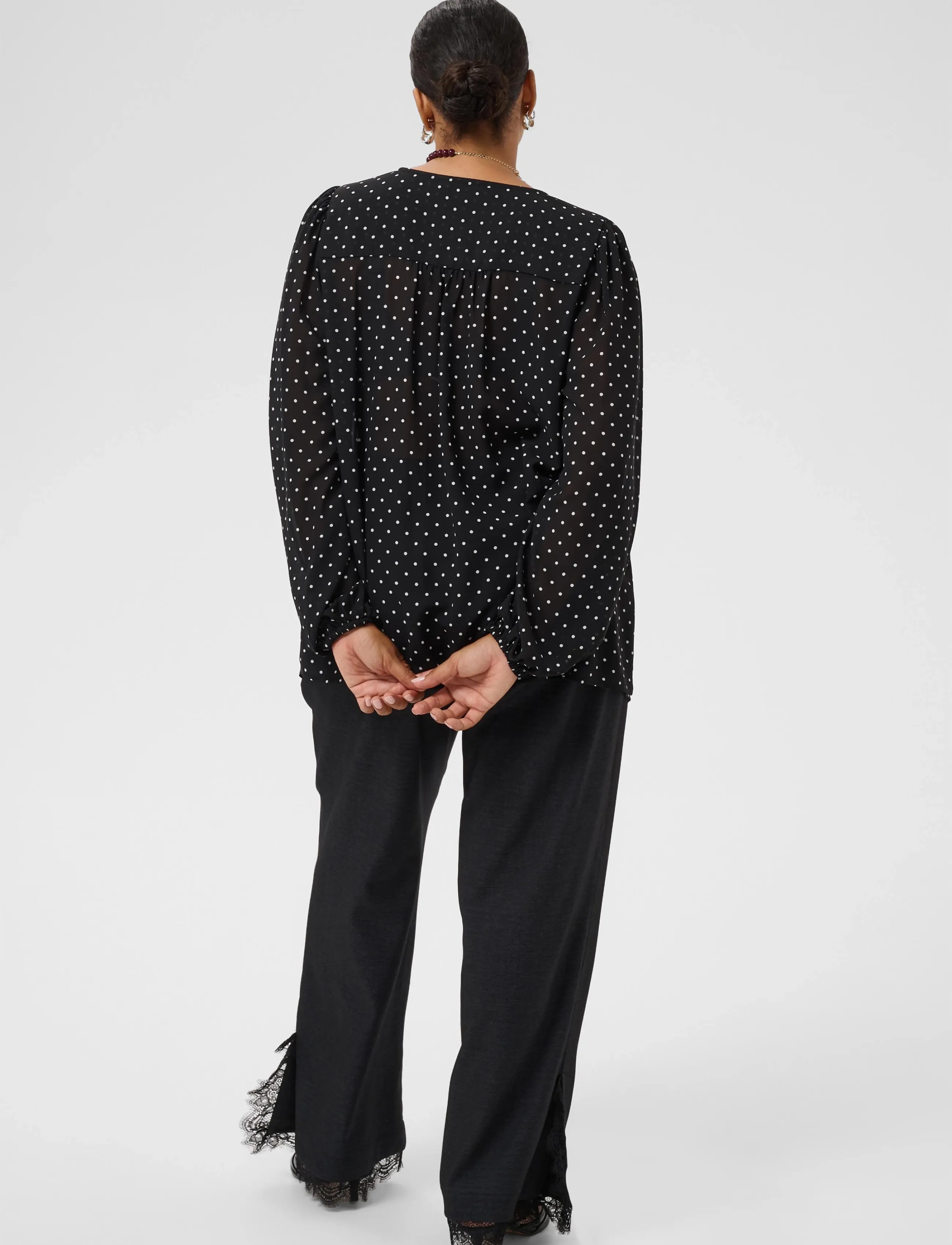 Kaffe Curve - KCminda Blouse - black w. white dot - 3