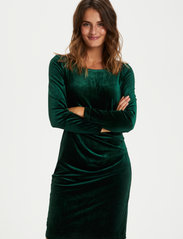 Kaffe - Kelly dress - fodralklänningar - dark green - 2