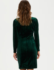 Kaffe - Kelly dress - aptemtos suknelės - dark green - 4