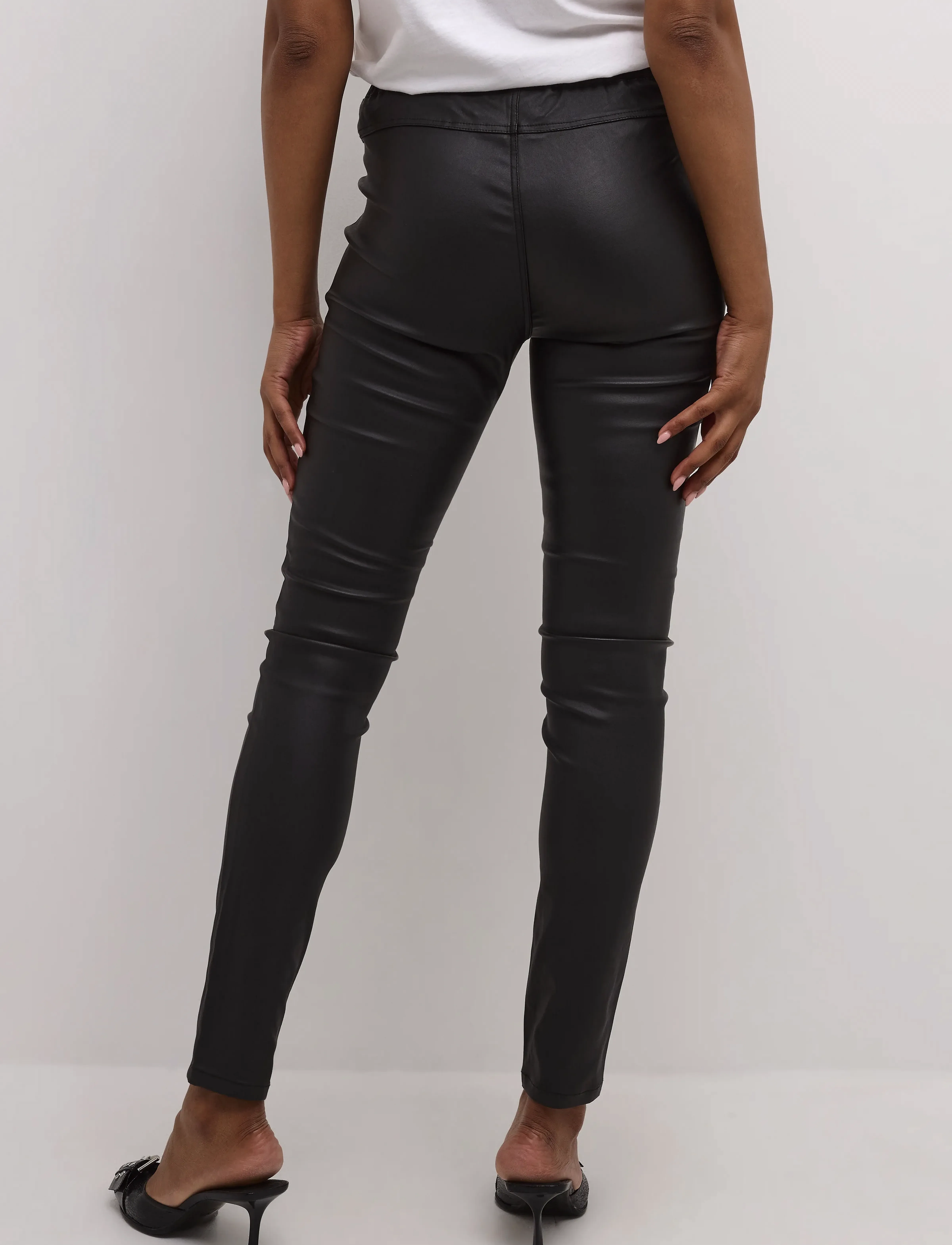 Kaffe Ada Coated Jeggings leggings dam – bild 4