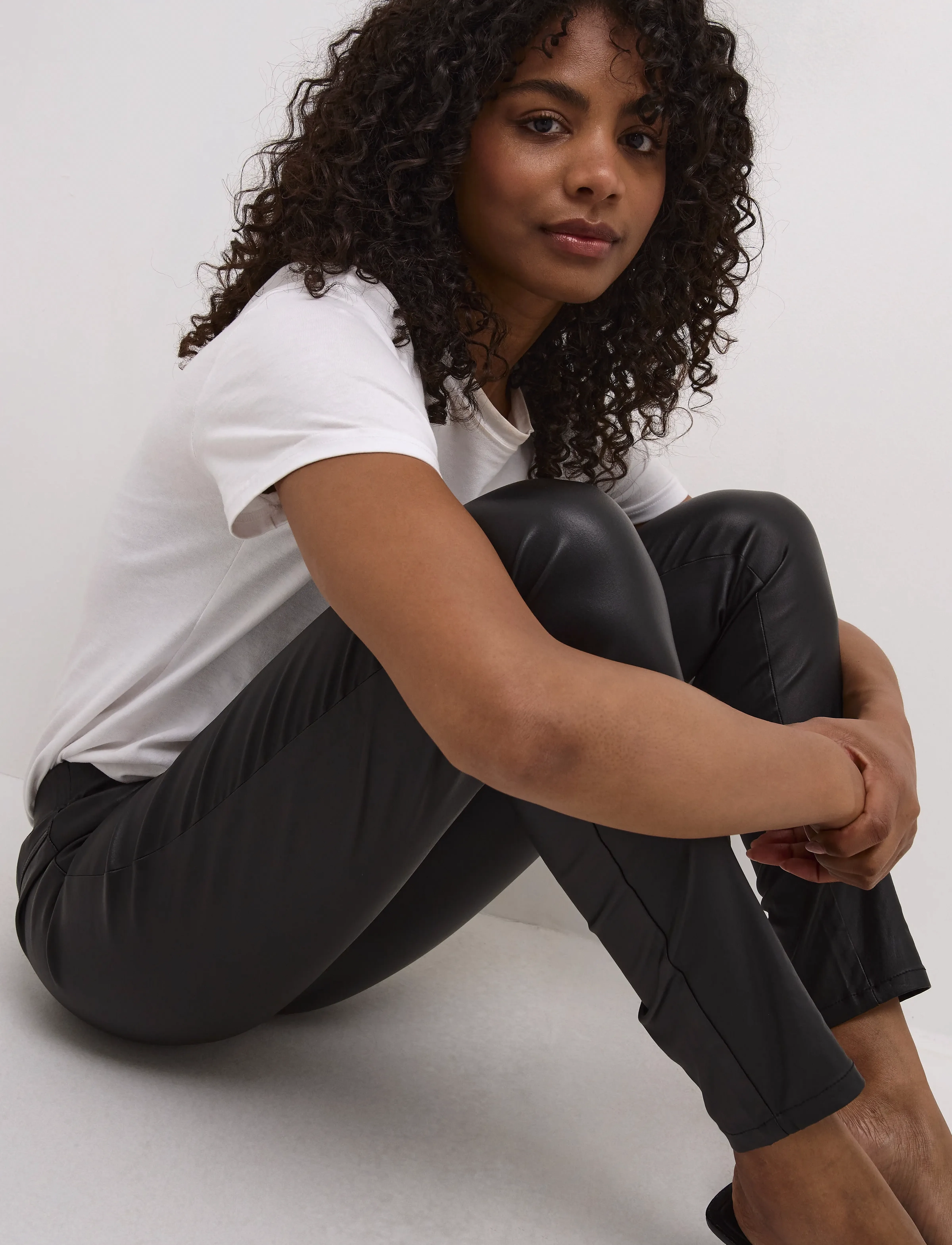 Kaffe Ada Coated Jeggings leggings dam – bild 5