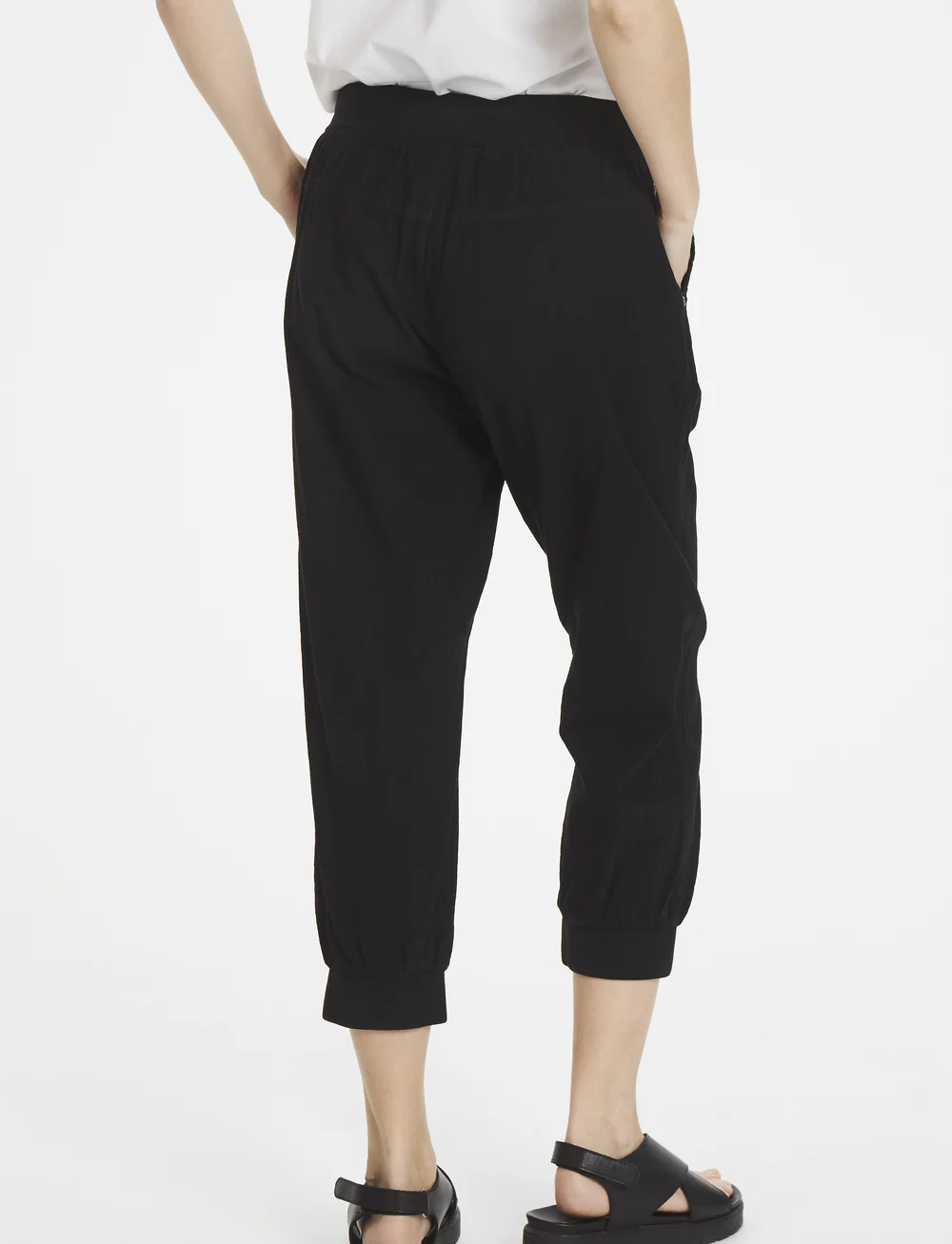 Kaffe - Naya Capri - capri pants - black deep - 5