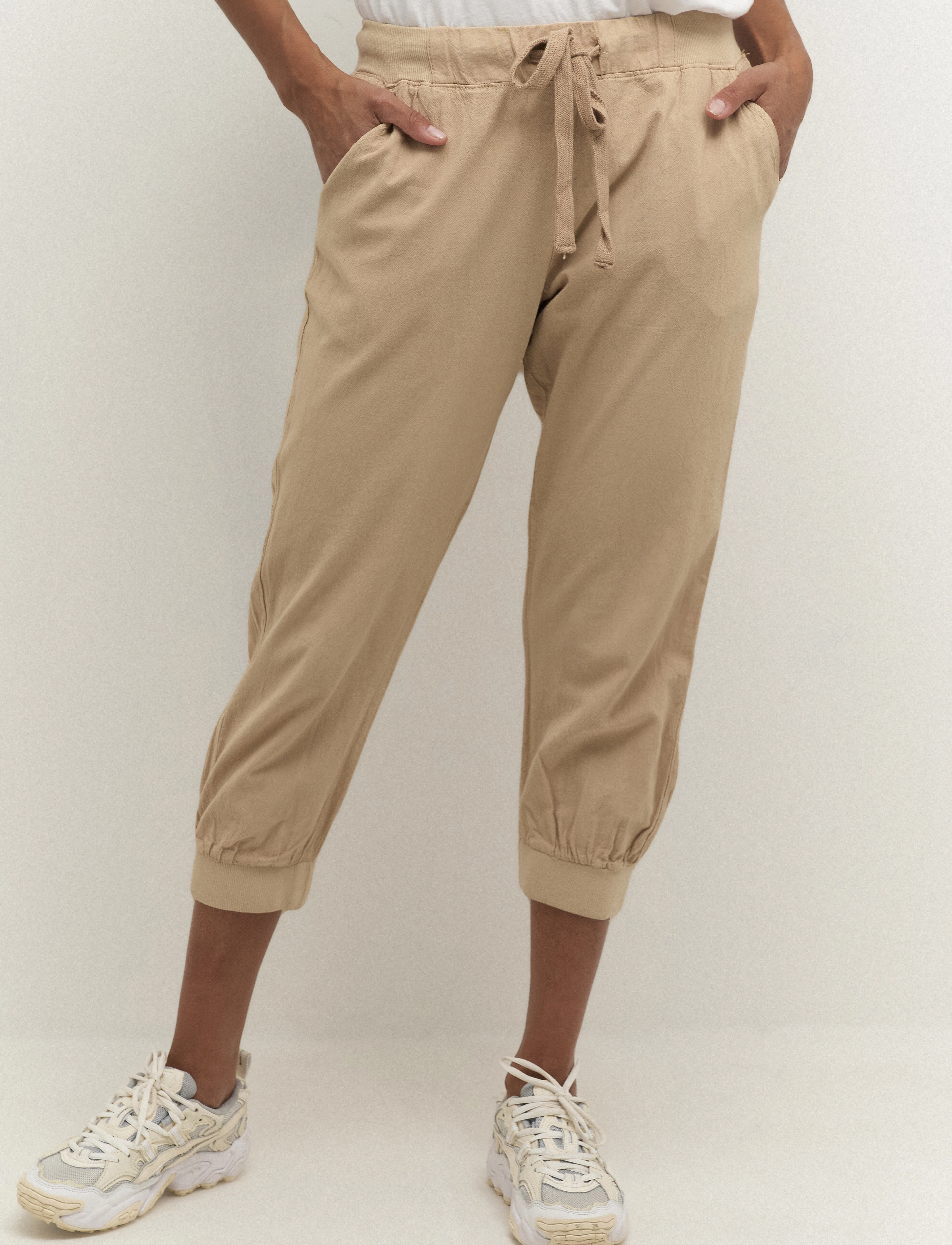 Kaffe Naya Capri, Kvinder, Snøre Capri Bukser, Beige, Str: 34