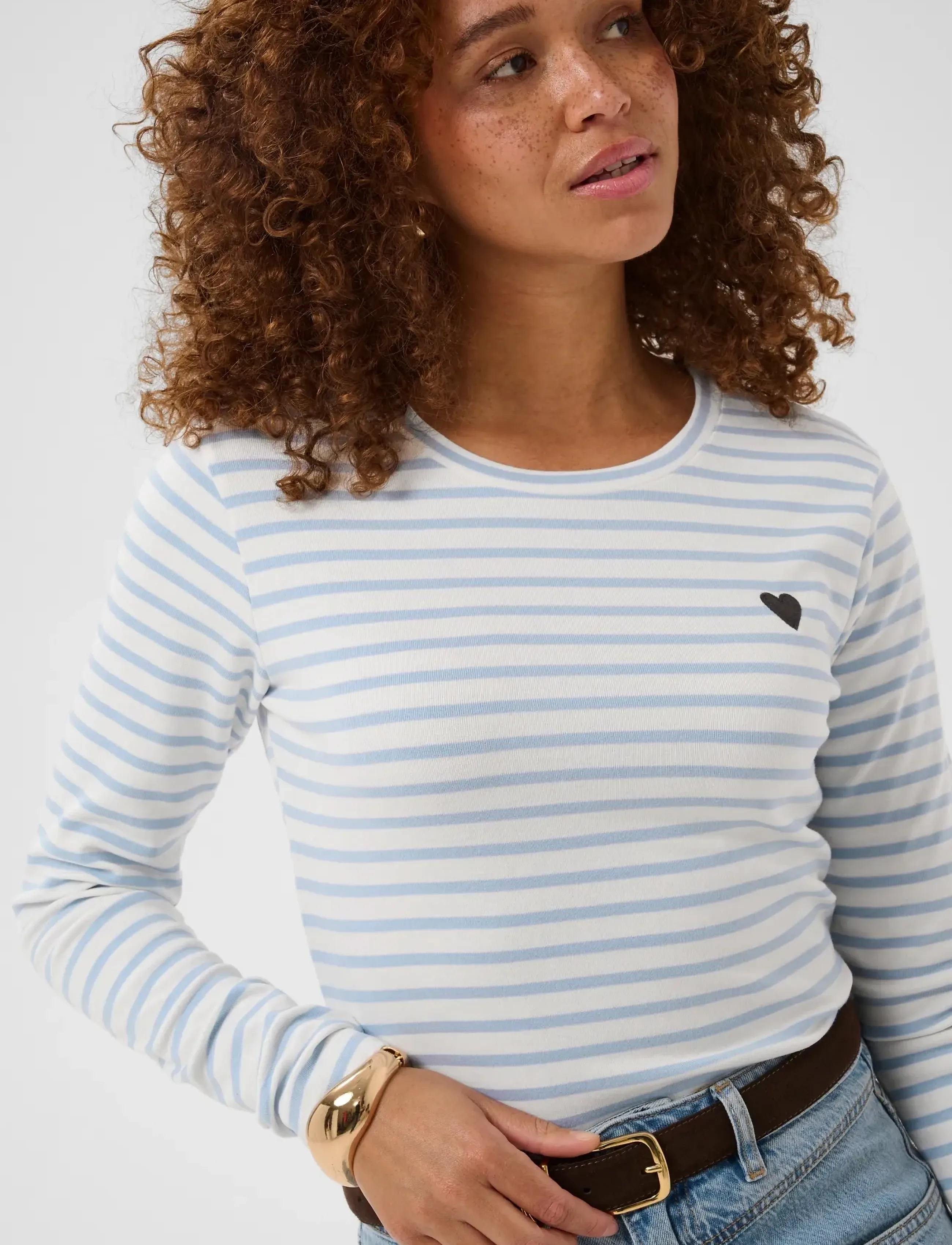 Kaffe - Liddy T-Shirt - langärmlige tops - chalk/blue fog - brown heart - 5
