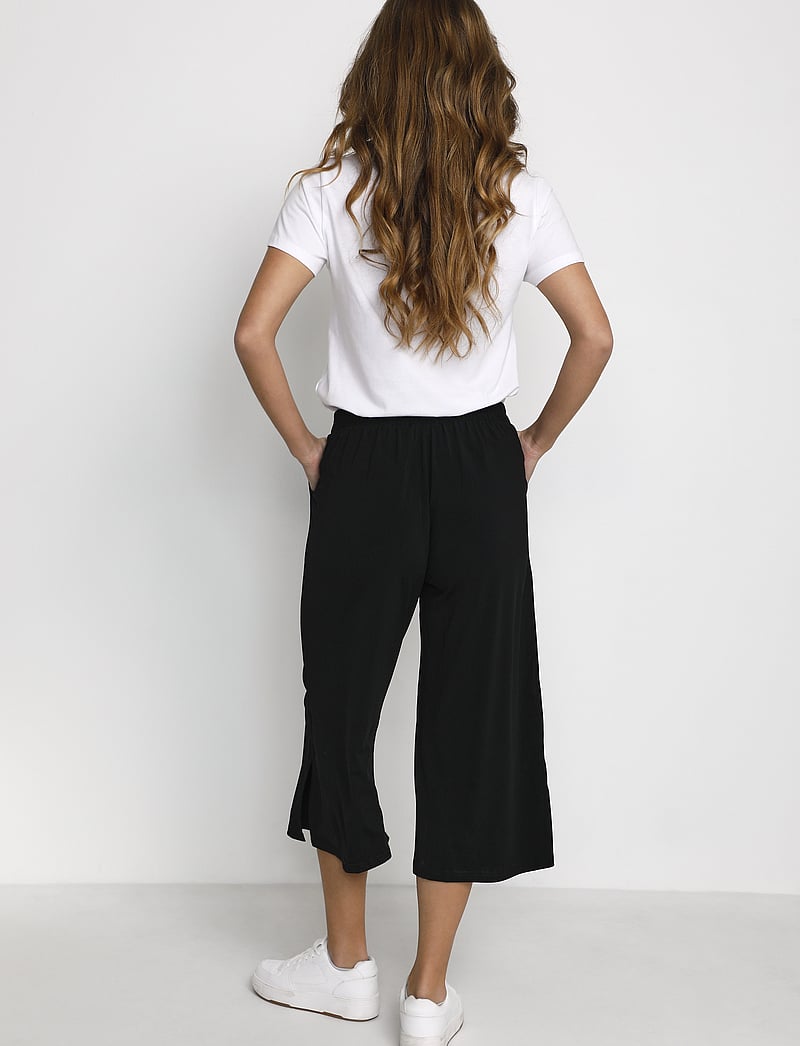 Kaffe - KAmalli Pants - culottes - black deep - 4