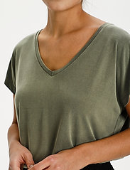 Kaffe - KAlise T-Shirt - t-shirts - grape leaf - 5