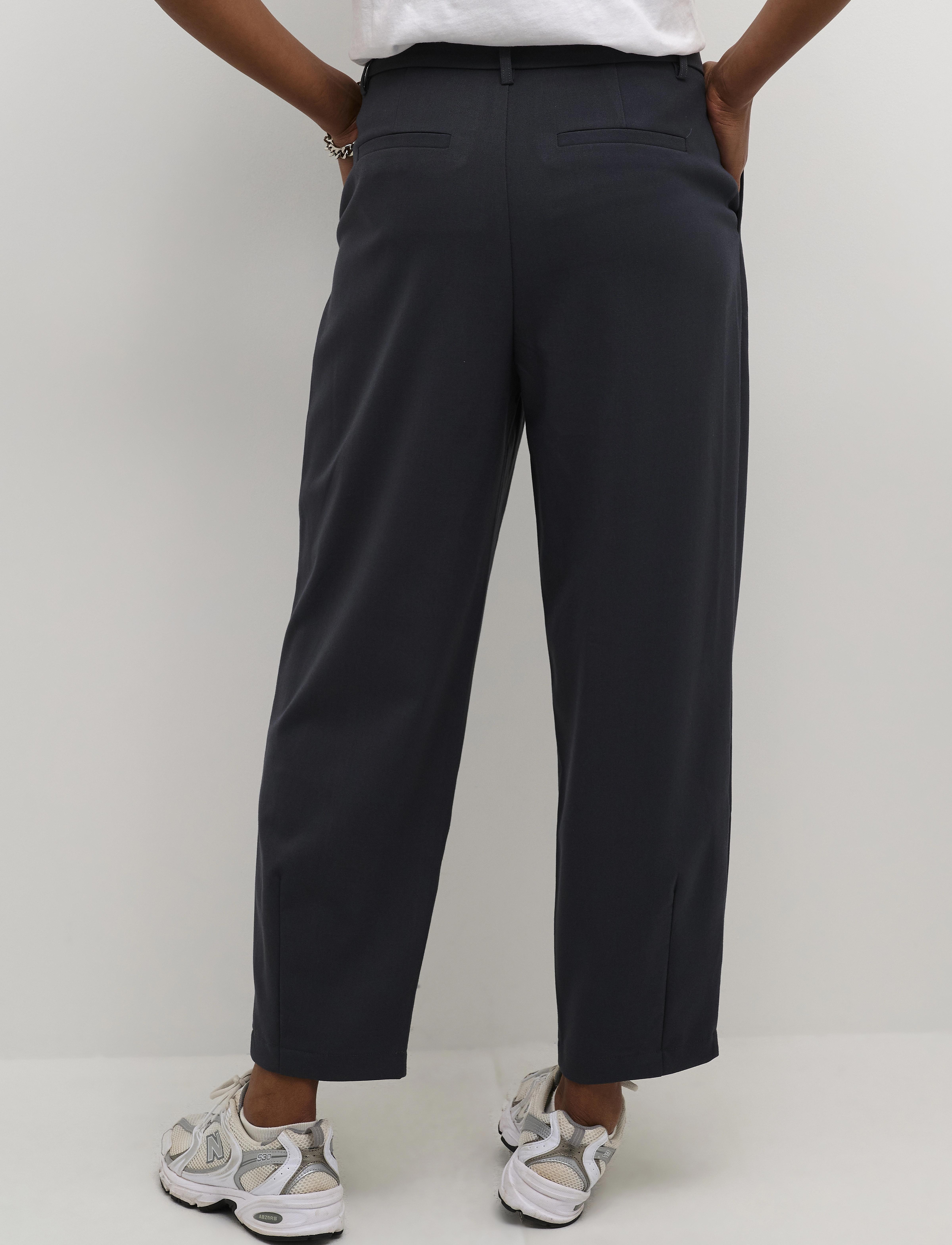 Kaffe - KAMERLE PANTS CROPPED - pidulikud püksid - black oyster - 4