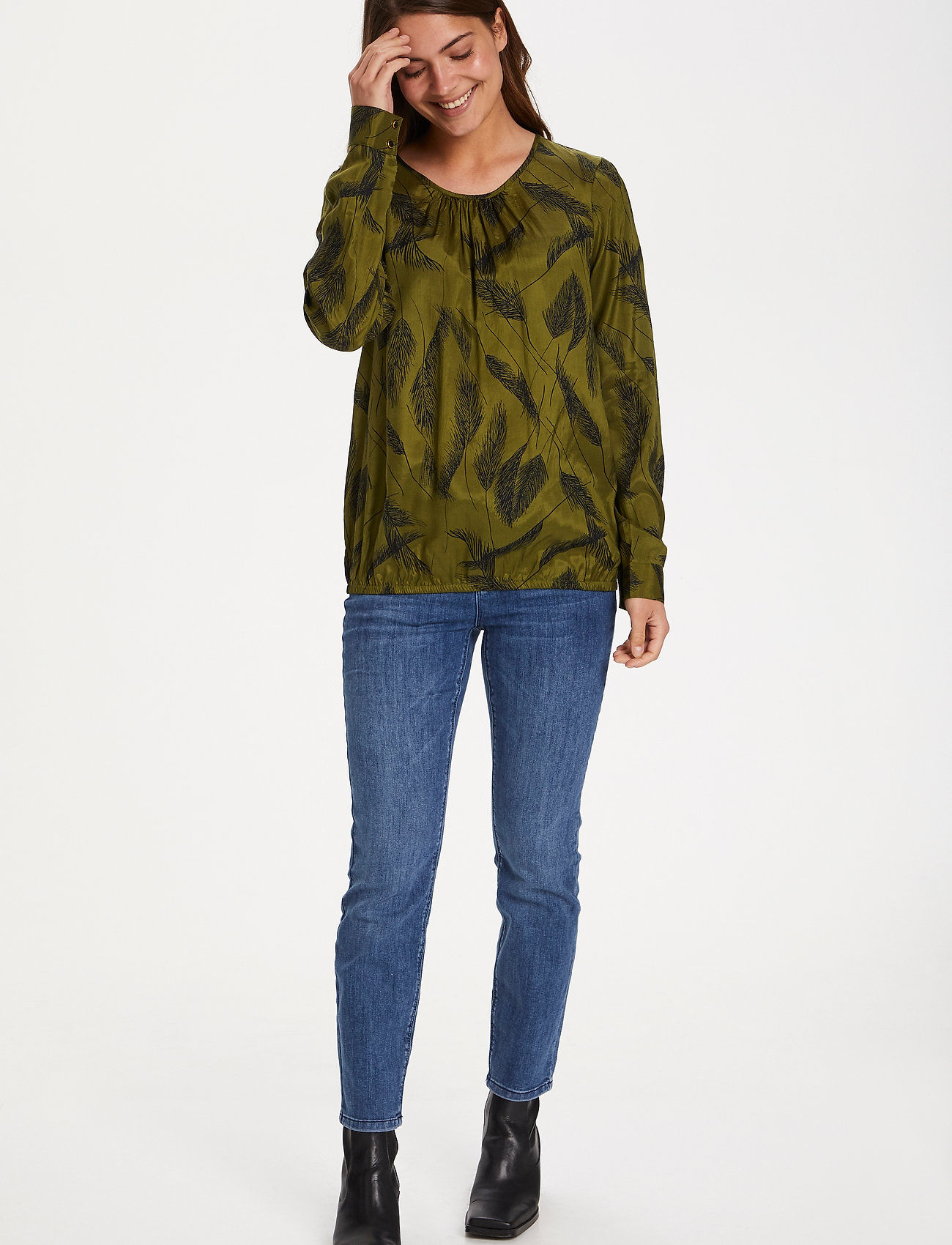 Kaffe - KAdarly Blouse - capulet olive feather print - 3