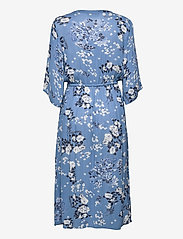 Kaffe - KAekua Amber Dress - sommarklänningar - blue tone flower print - 1