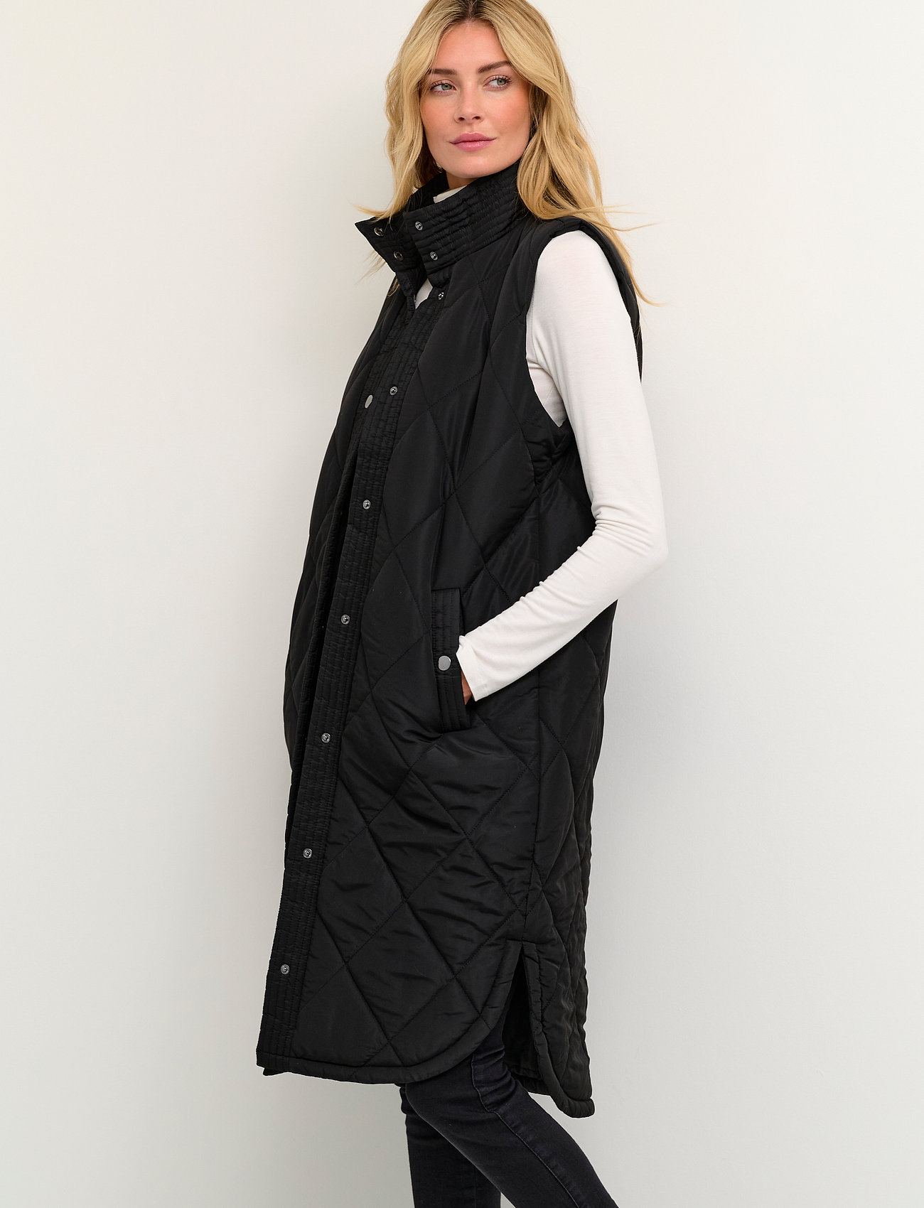 Kaffe Kameria Quilted Waist Coat, 34, Black, Veste > Vatterede Veste, Dame
