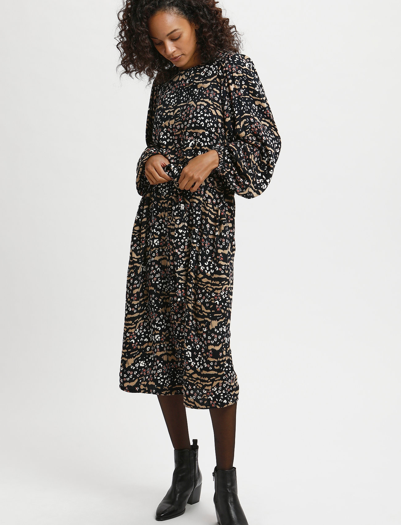 Kaffe KAerina Dress - Kläder - BLACK, AMPHORA ANIMAL FLOWER / multi