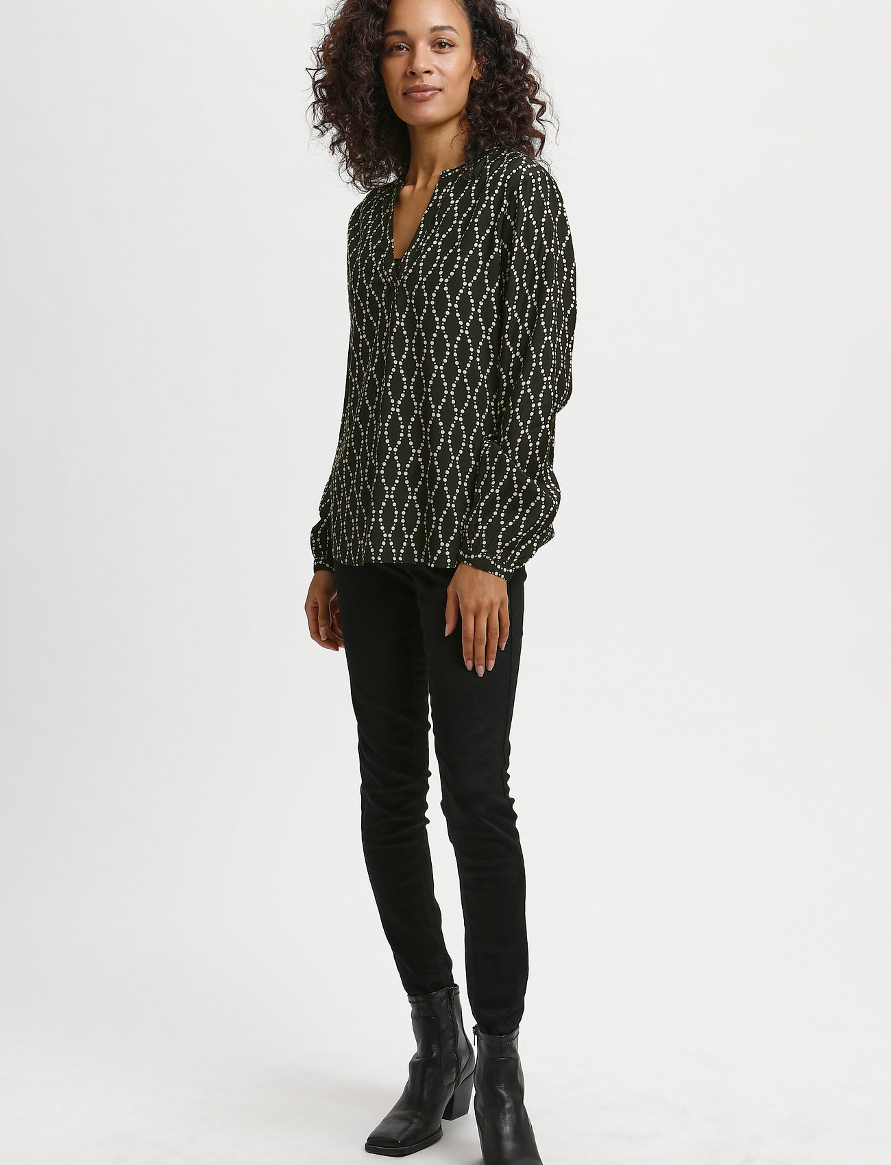 Kaffe KAolan Blouse - Blouses - BLACK / SAND CHAIN PRINT / black