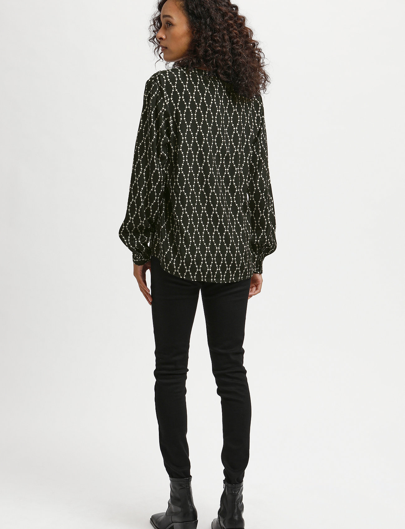 Kaffe - KAolan Blouse - långärmade blusar - black / sand chain print - 3