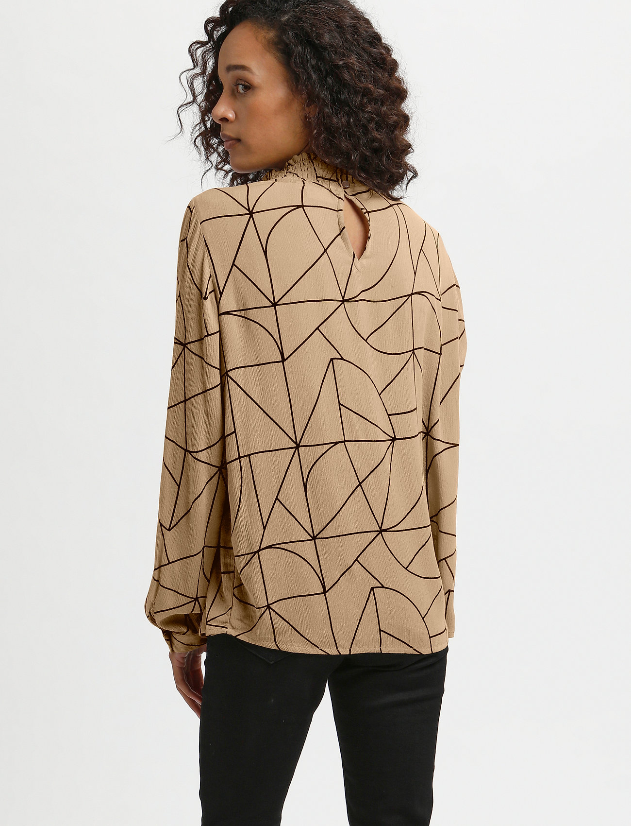 Kaffe - KAaroa Amber Blouse - long-sleeved blouses - camel / black lines print - 4