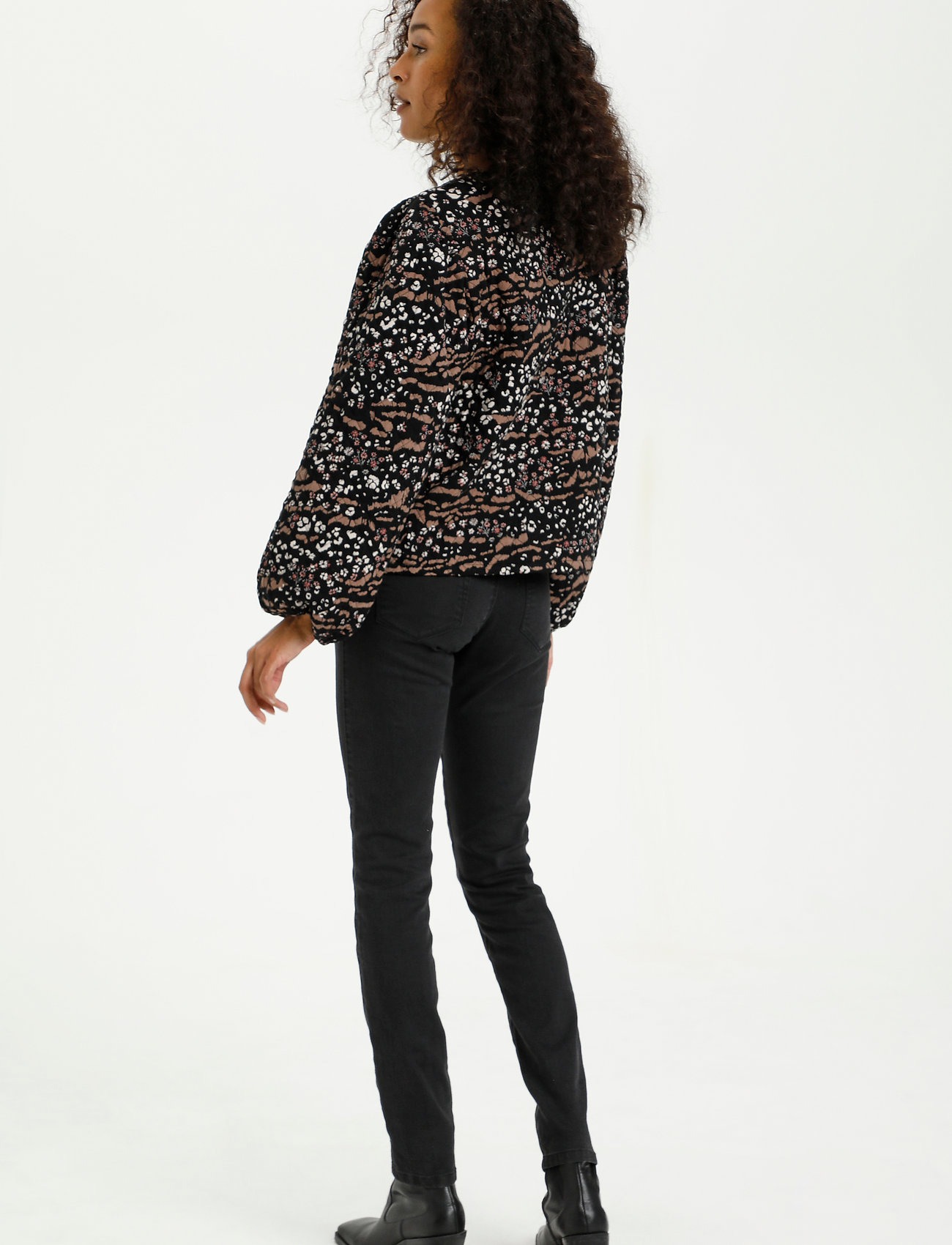 Kaffe - KAerina Quilted Jacket - black, amphora animal flower - 3