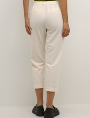 Kaffe - KAsakura HW Cropped Pants - tailored trousers - antique white - 3