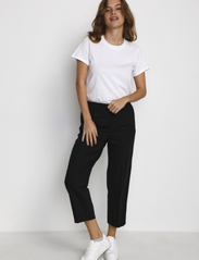 Kaffe - KAsakura HW Cropped Pants - party wear at outlet prices - black deep - 3