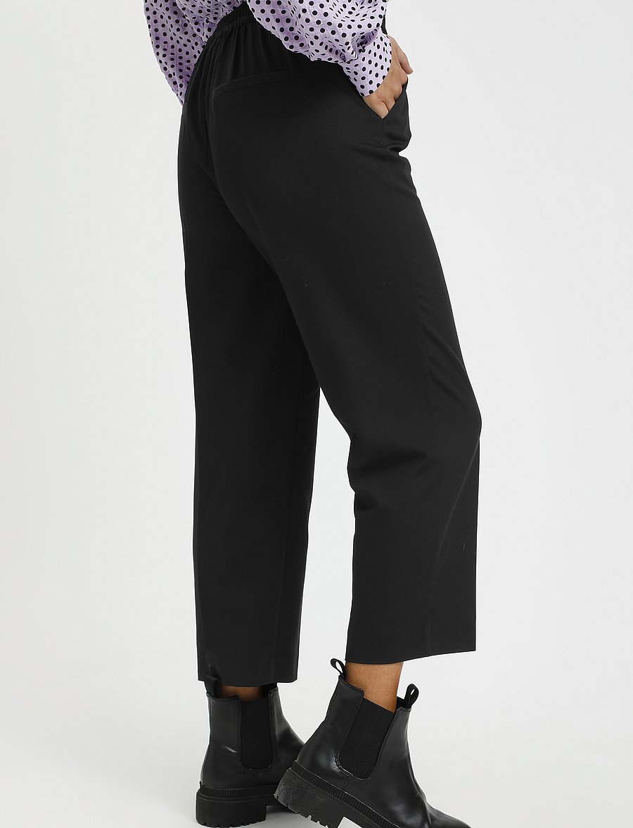 Kaffe - KASAKURA HW CROPPED PANTS - anzugshosen - black deep - 5