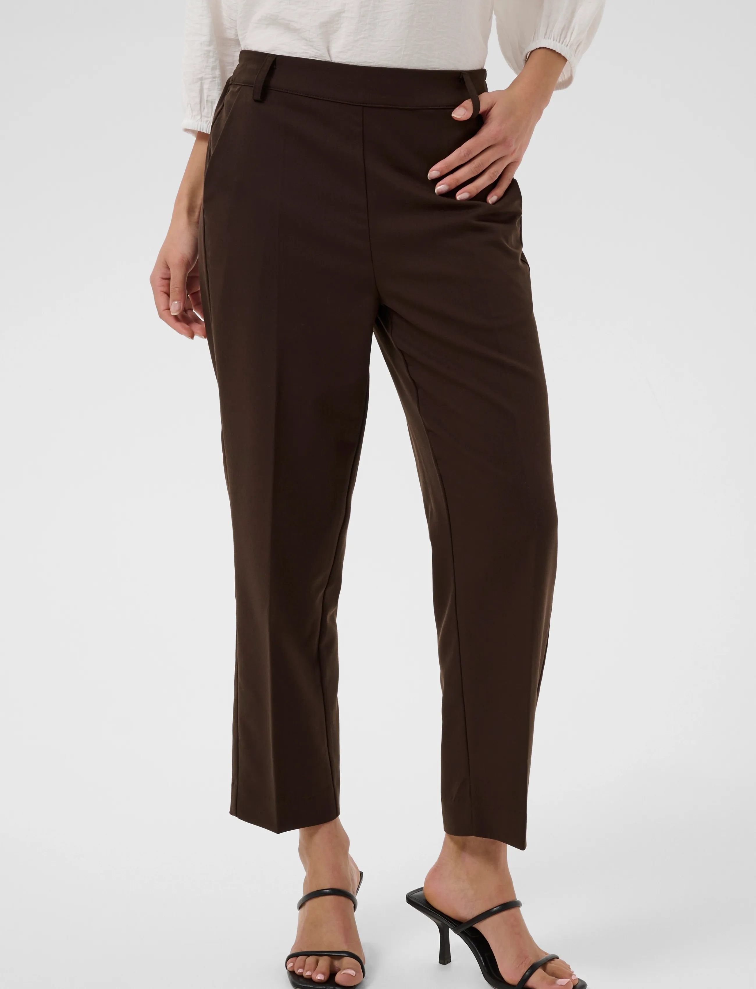 Kaffe - KASAKURA HW CROPPED PANTS - tailored trousers - coffee bean - 2