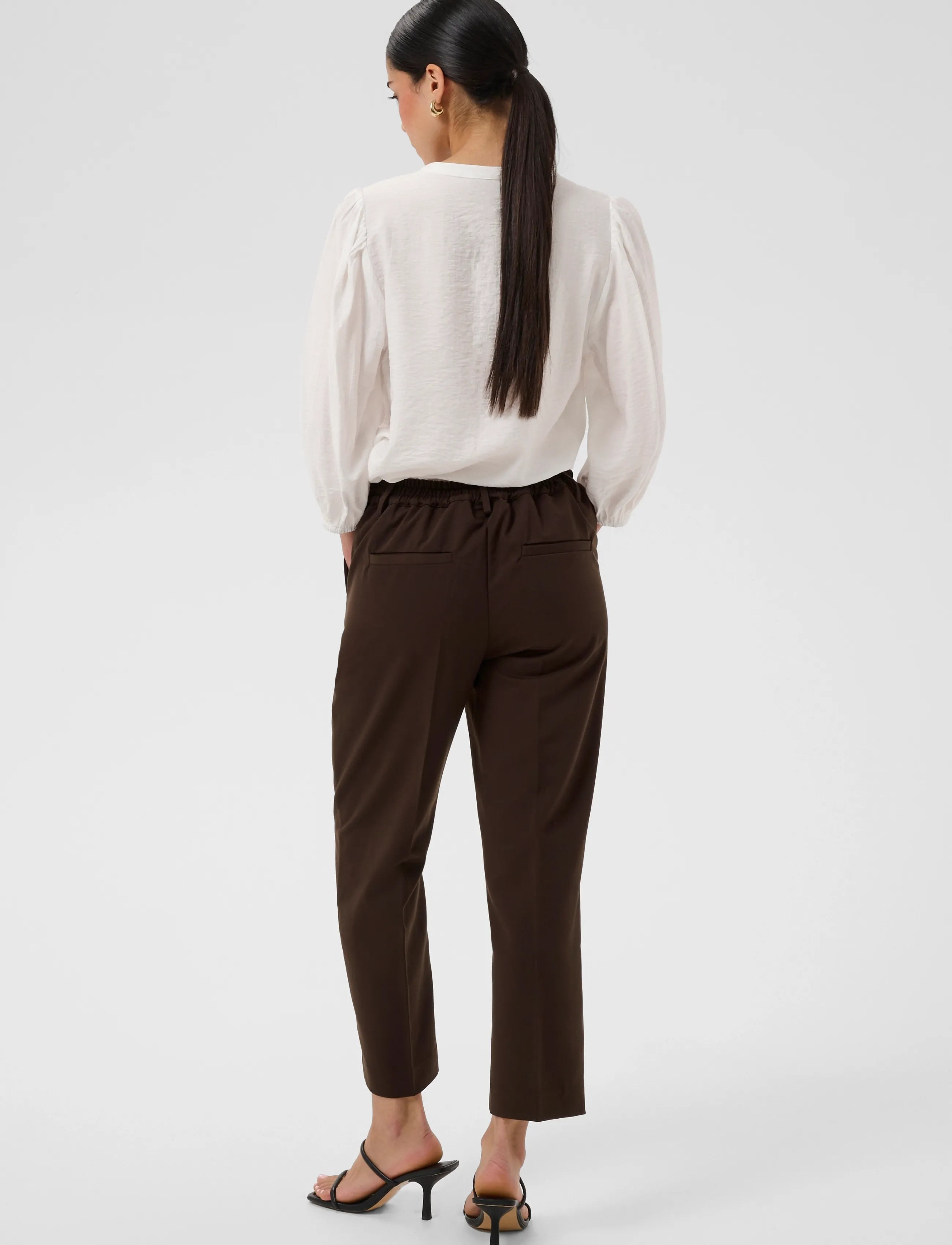 Kaffe - KASAKURA HW CROPPED PANTS - tailored trousers - coffee bean - 4