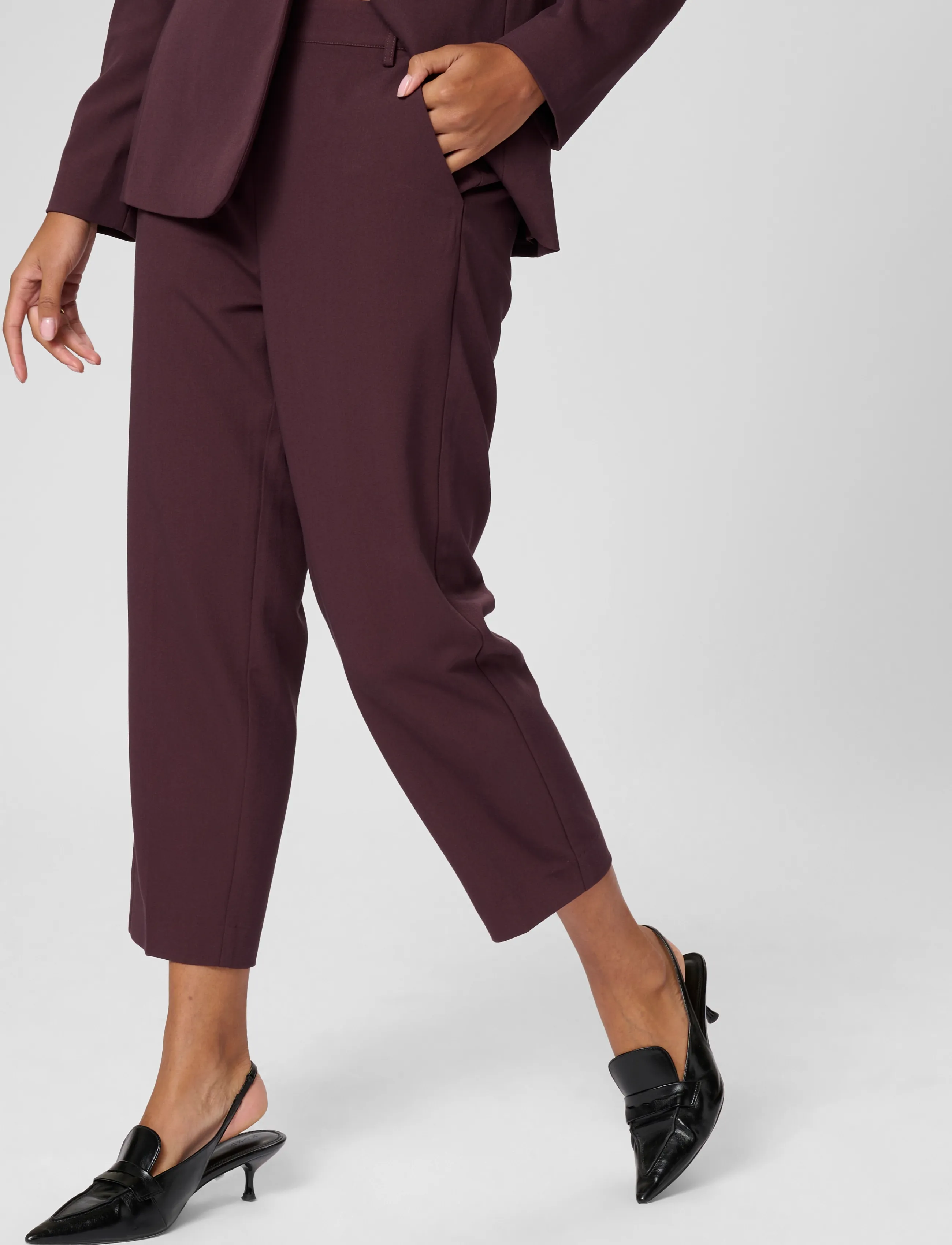 Kaffe - KAsakura HW Cropped Pants - tailored trousers - fudge - 2