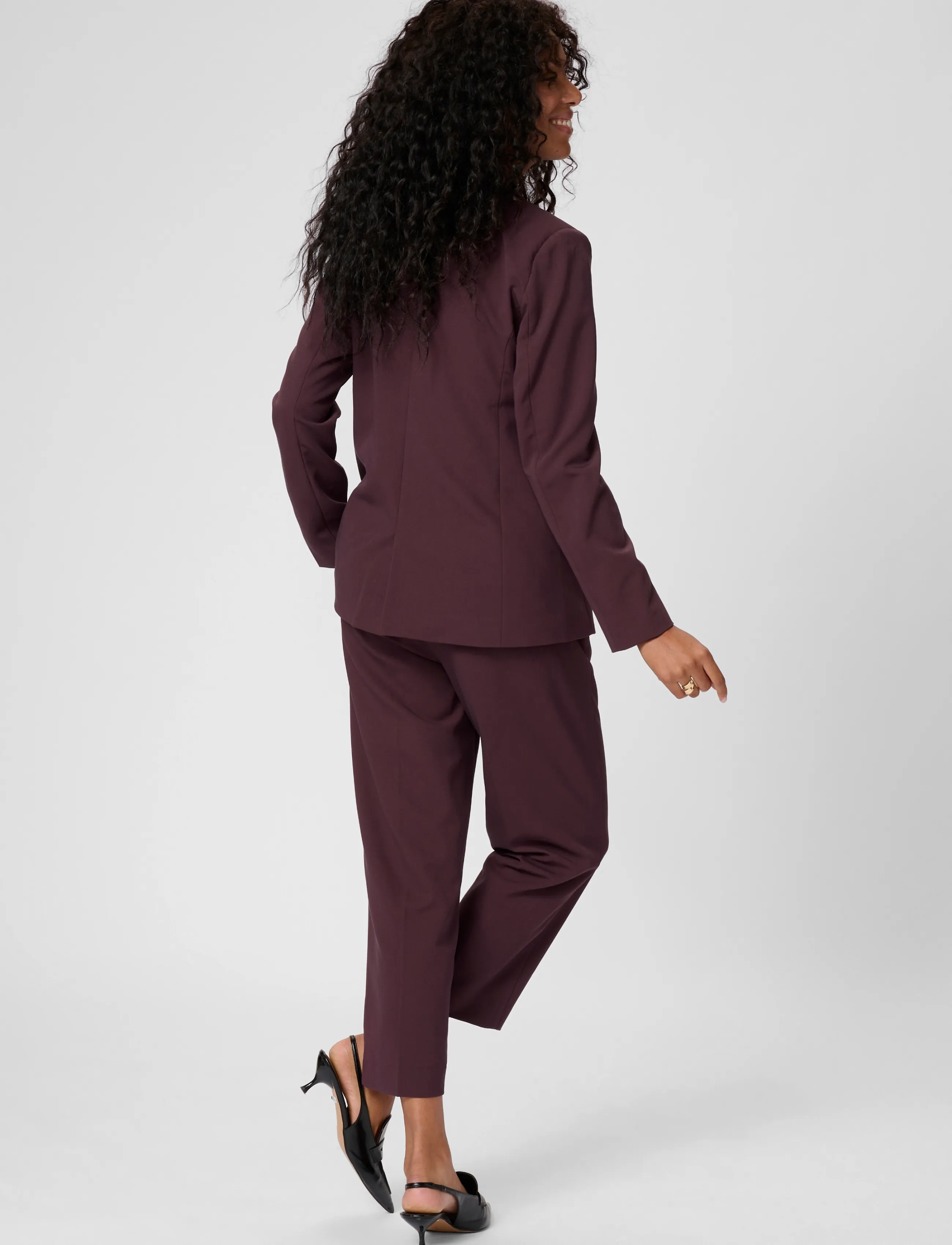 Kaffe - KAsakura HW Cropped Pants - tailored trousers - fudge - 4