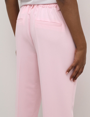 Kaffe - KAsakura HW Cropped Pants - party wear at outlet prices - pink mist - 5