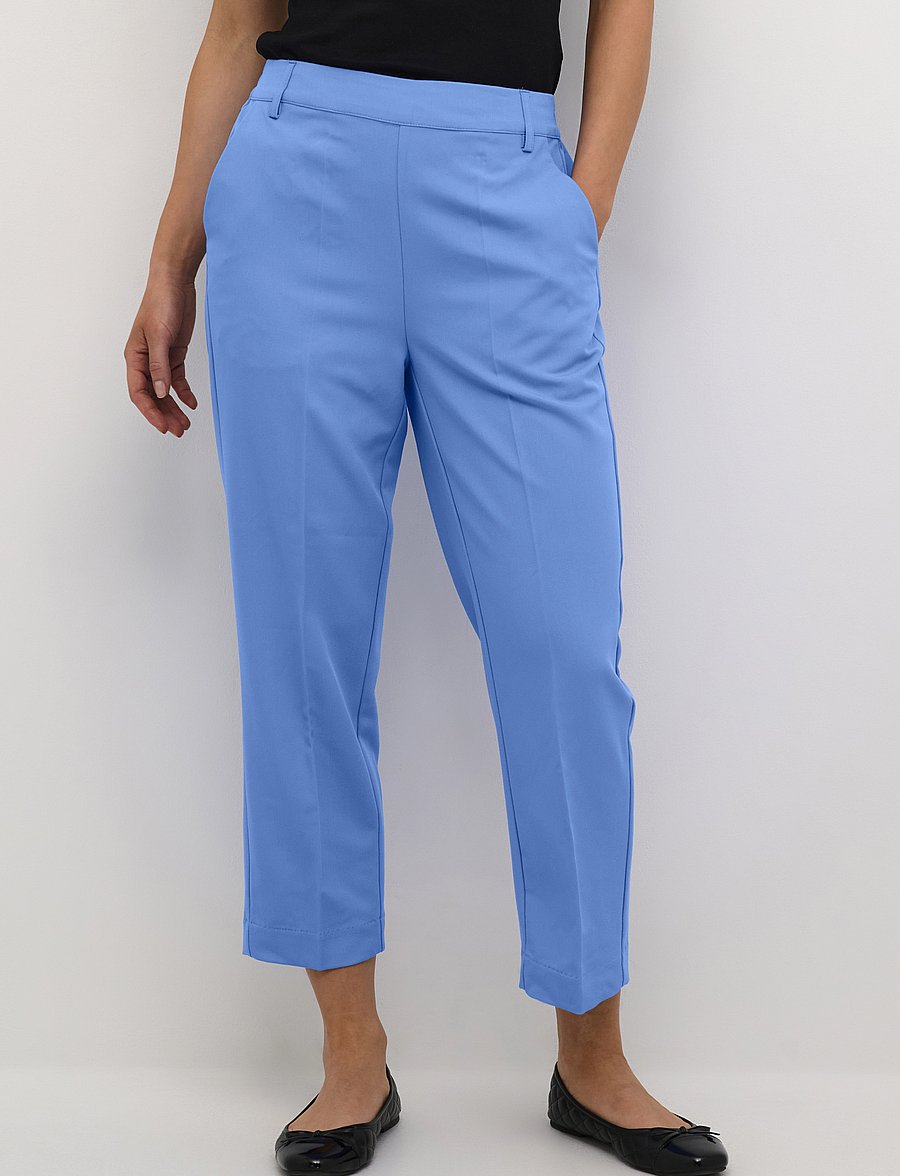 Kaffe - KASAKURA HW CROPPED PANTS - anzugshosen - ultramarine - 0