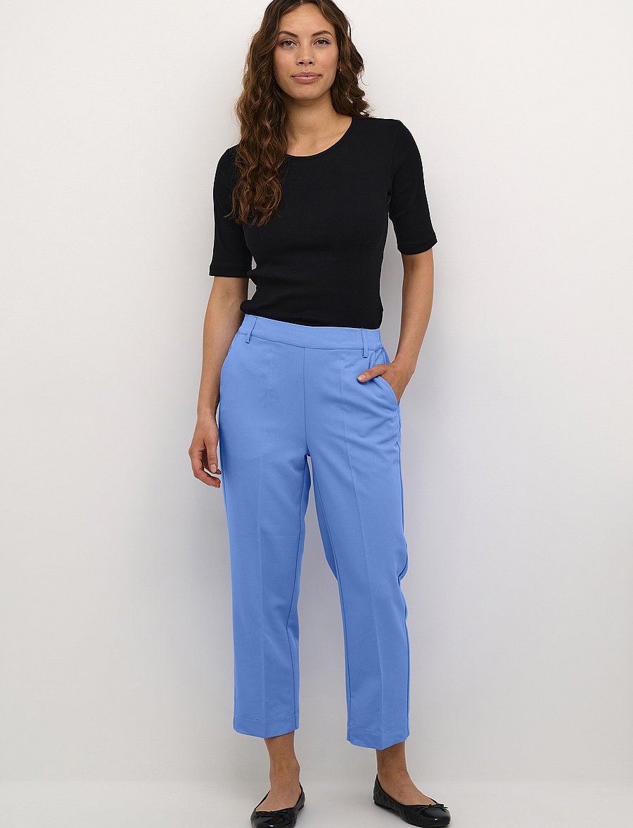 Kaffe - KASAKURA HW CROPPED PANTS - anzugshosen - ultramarine - 3