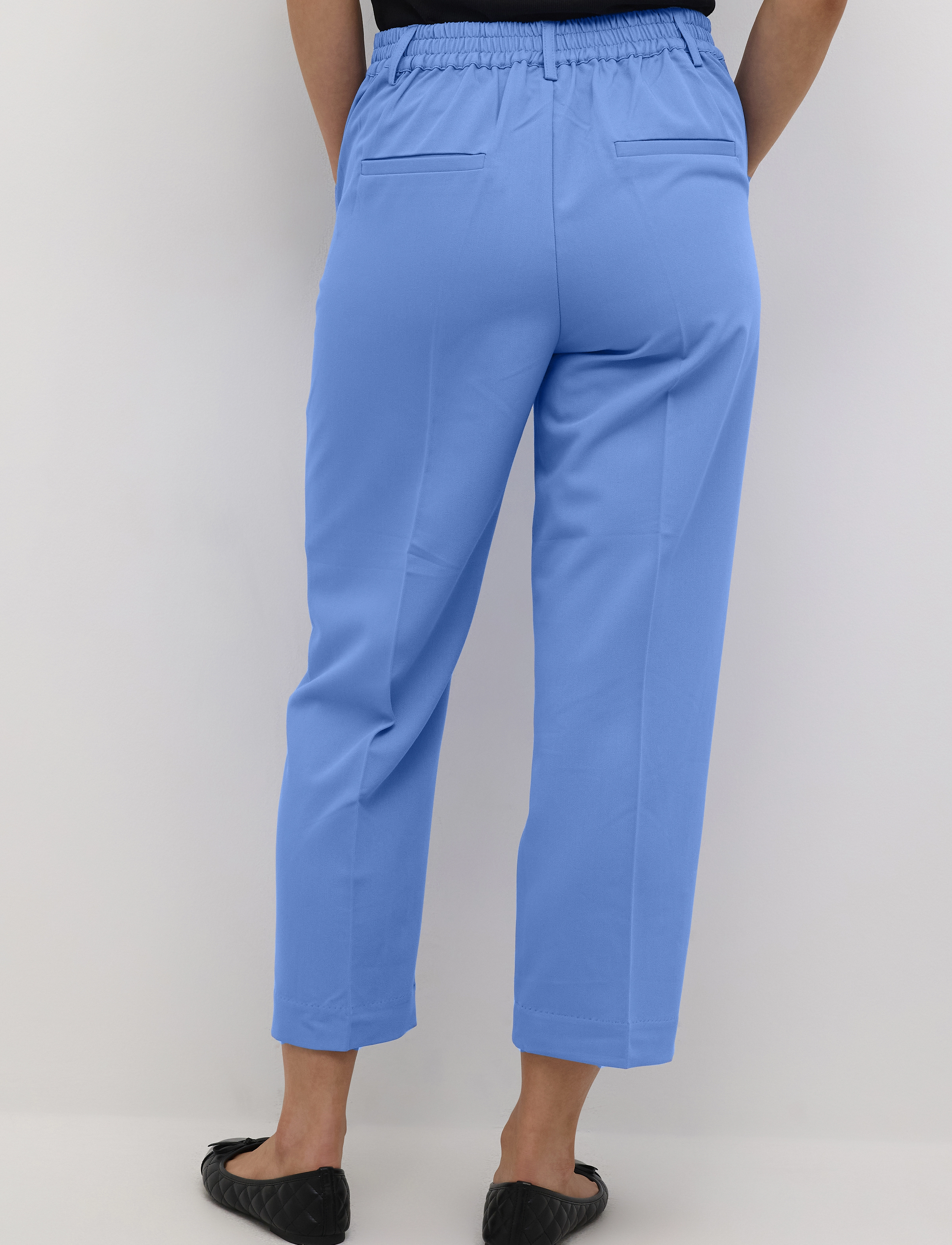 Kaffe - KASAKURA HW CROPPED PANTS - straight leg hosen - ultramarine - 4