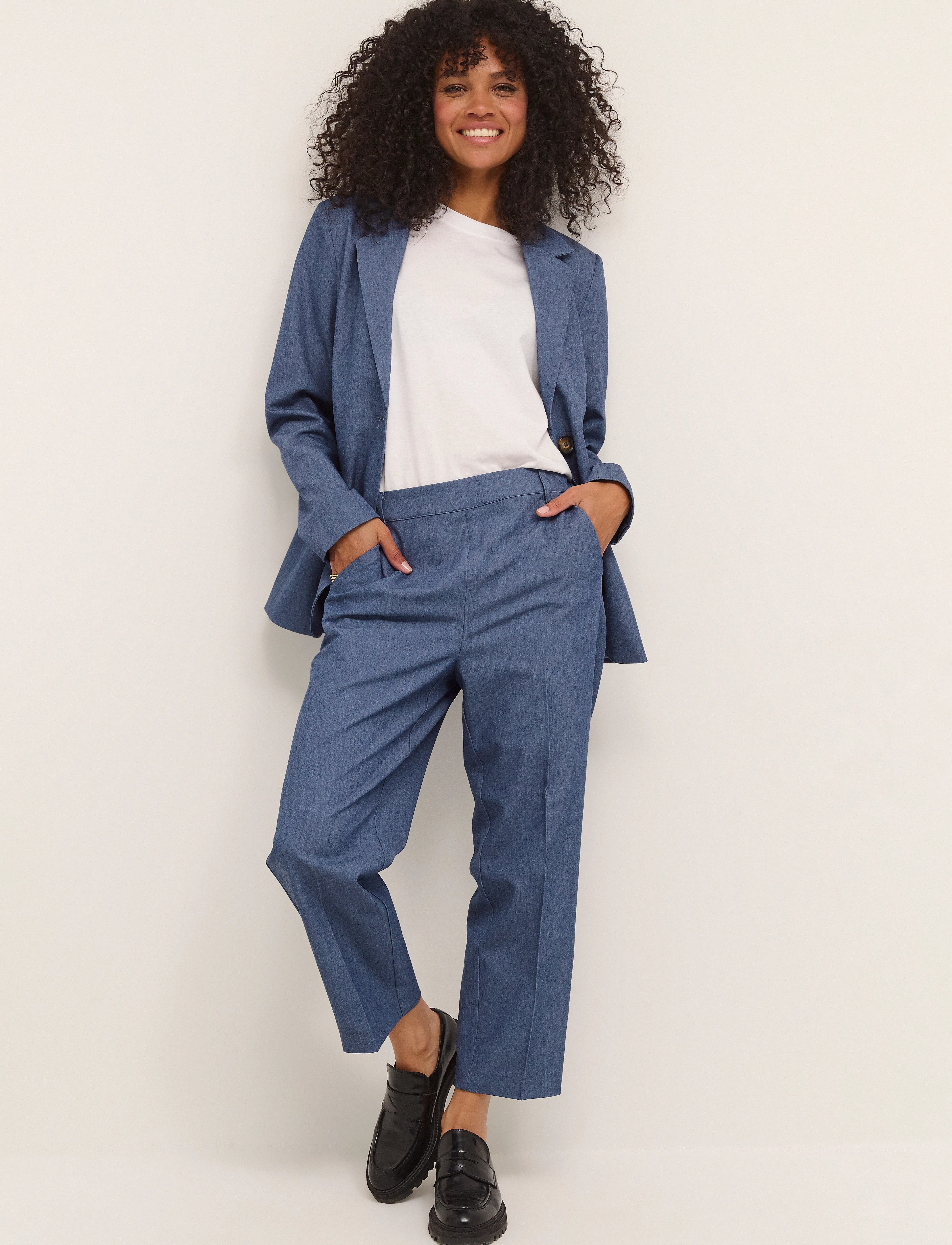 Kaffe - KASAKURA HW CROPPED PANTS - bukser med lige ben - vintage indigo - 3