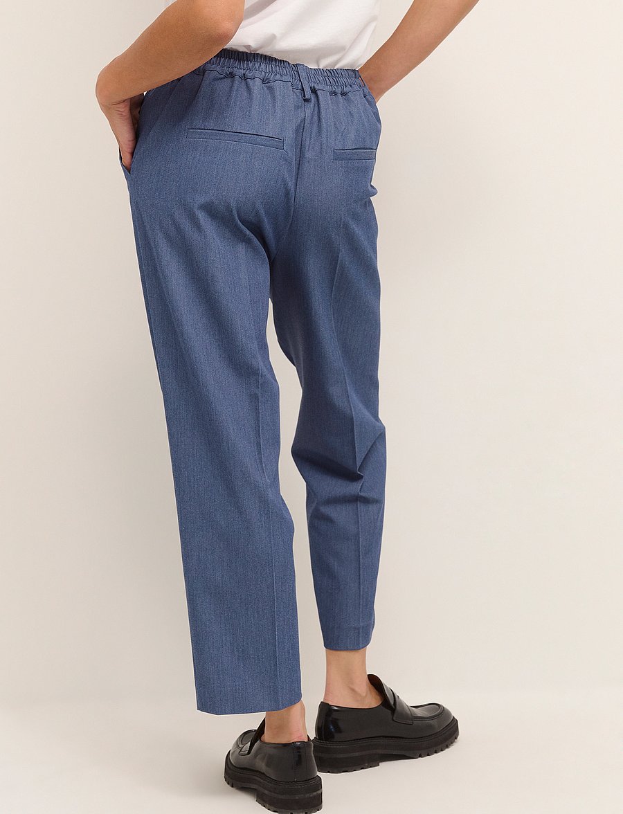 Kaffe - KASAKURA HW CROPPED PANTS - dalykinio stiliaus kelnės - vintage indigo - 4