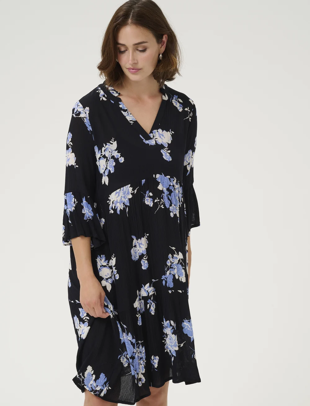 Kaffe - KAedita Amber Dress - sommerkleider - black / blue flower print - 0