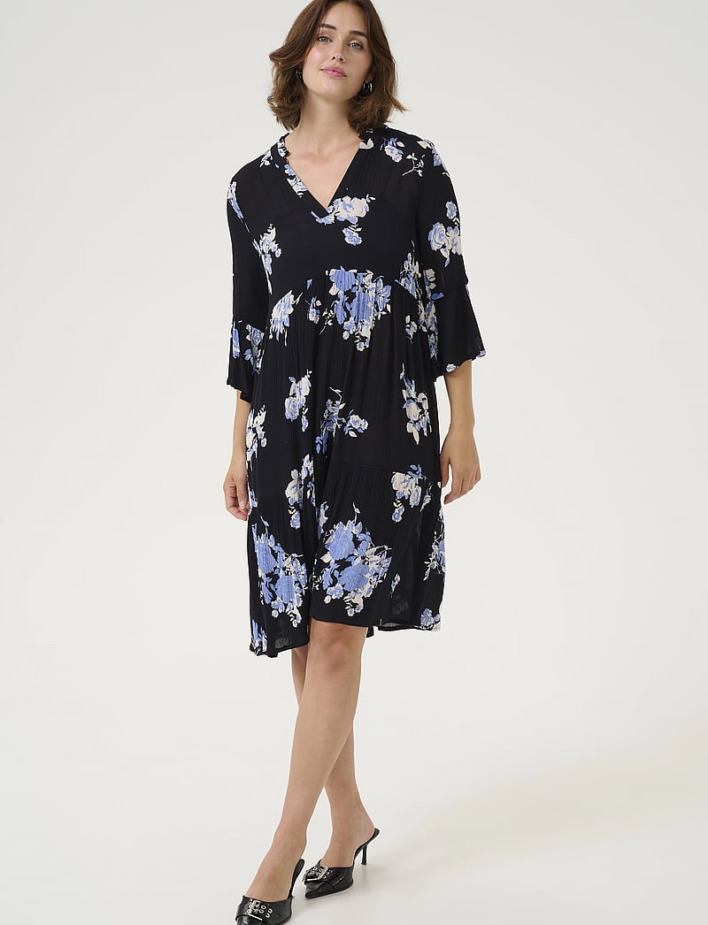 Kaffe - KAedita Amber Dress - sommarklänningar - black / blue flower print - 3