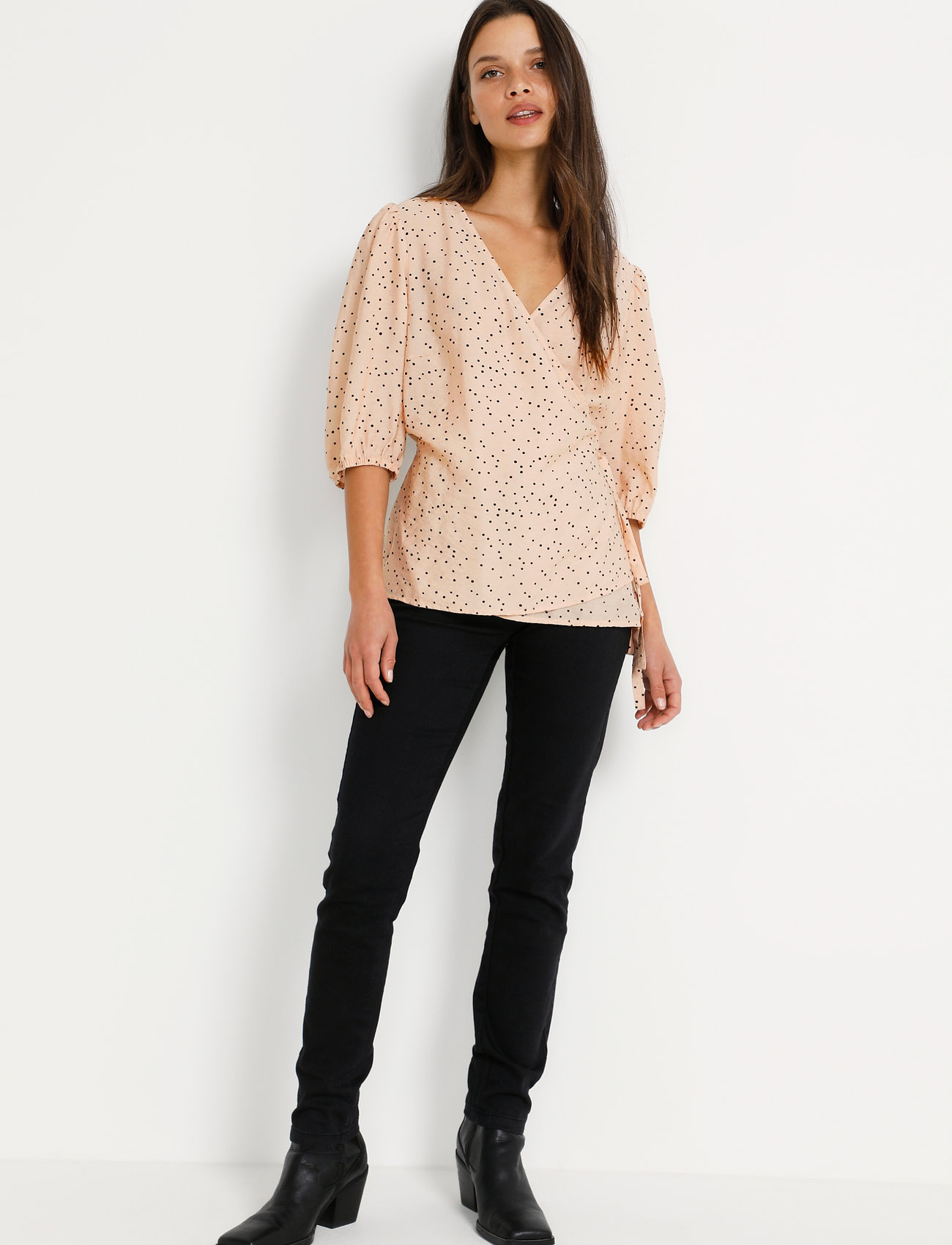 Kaffe - KAdidi Wrap Blouse - broken white / black dot - 3