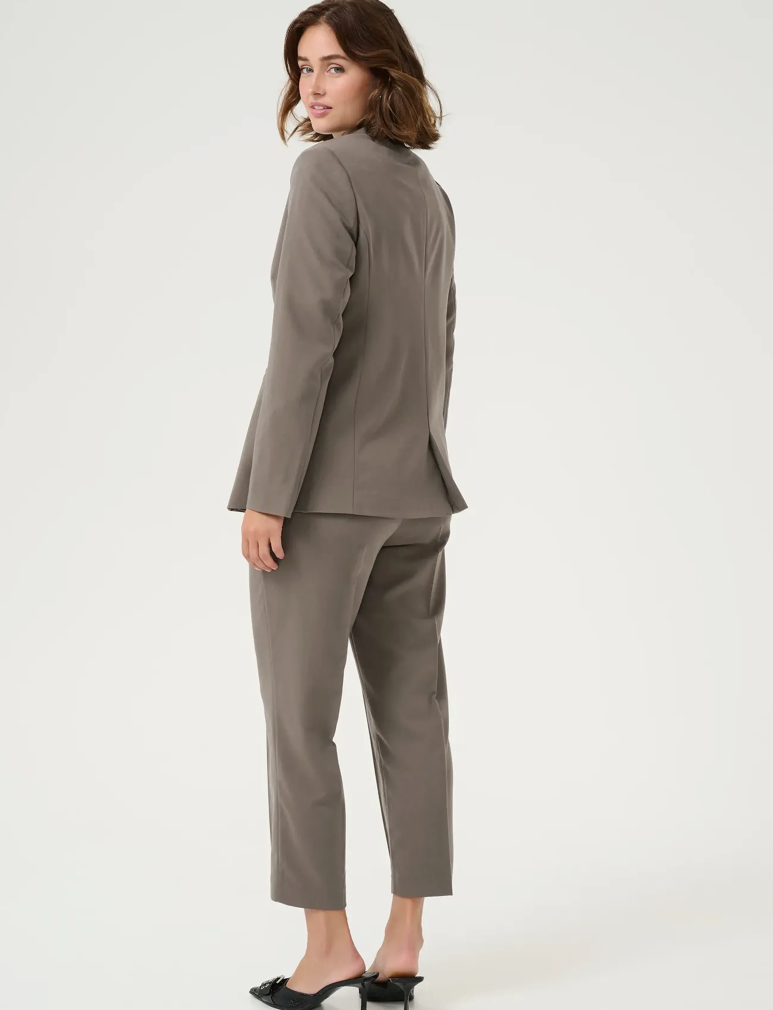 Kaffe - KAsakura Blazer - festkläder till outletpriser - major brown - 4