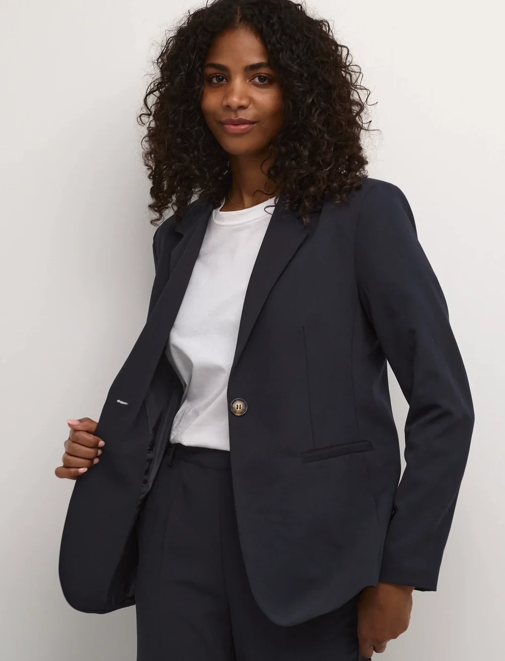 Kaffe - KAsakura Blazer - enkeltradede blazere - midnight marine - 0