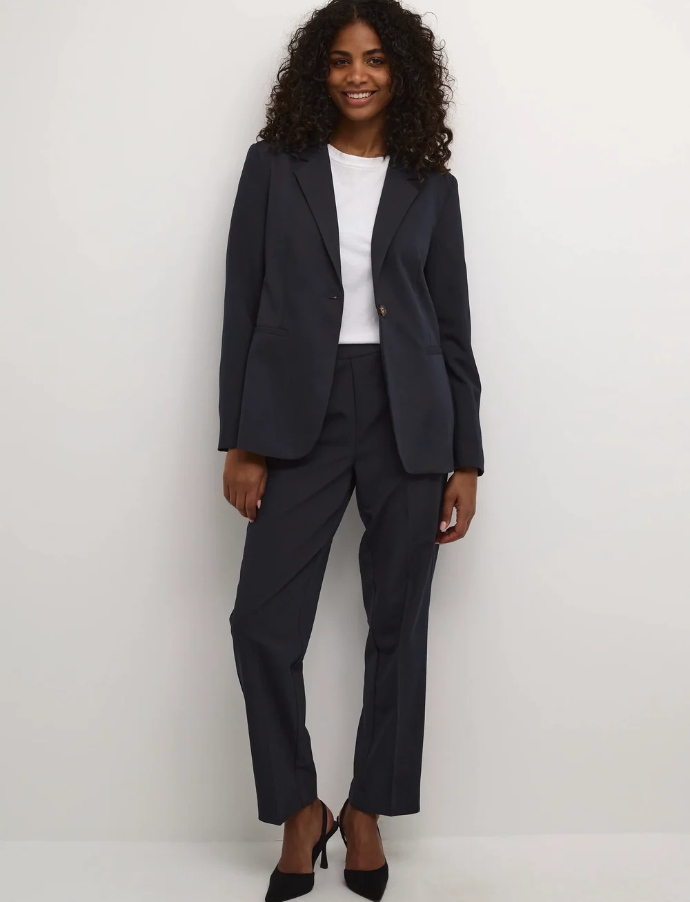 Kaffe - KAsakura Blazer - enkeltradede blazere - midnight marine - 3