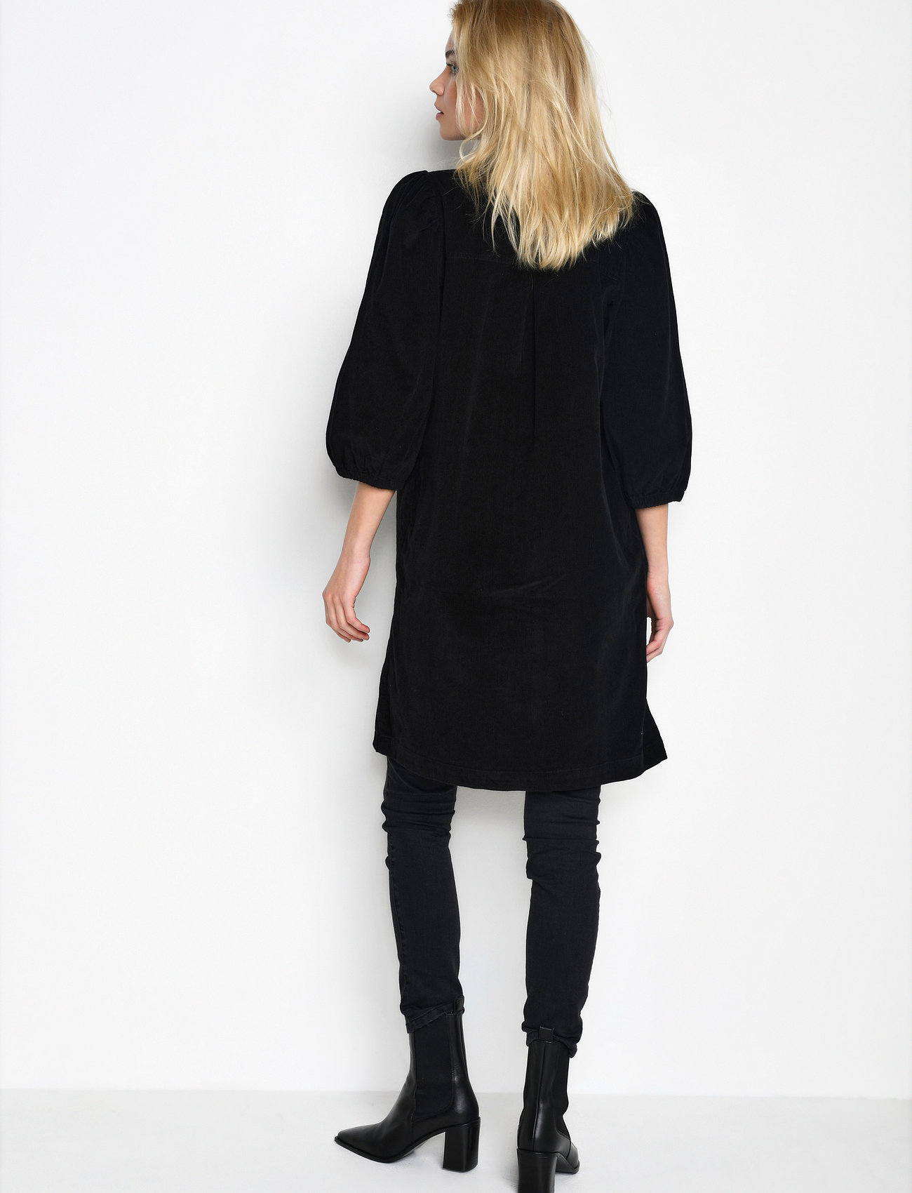 Kaffe - KAeva Corduroy Dress - skjortekjoler - black deep - 4