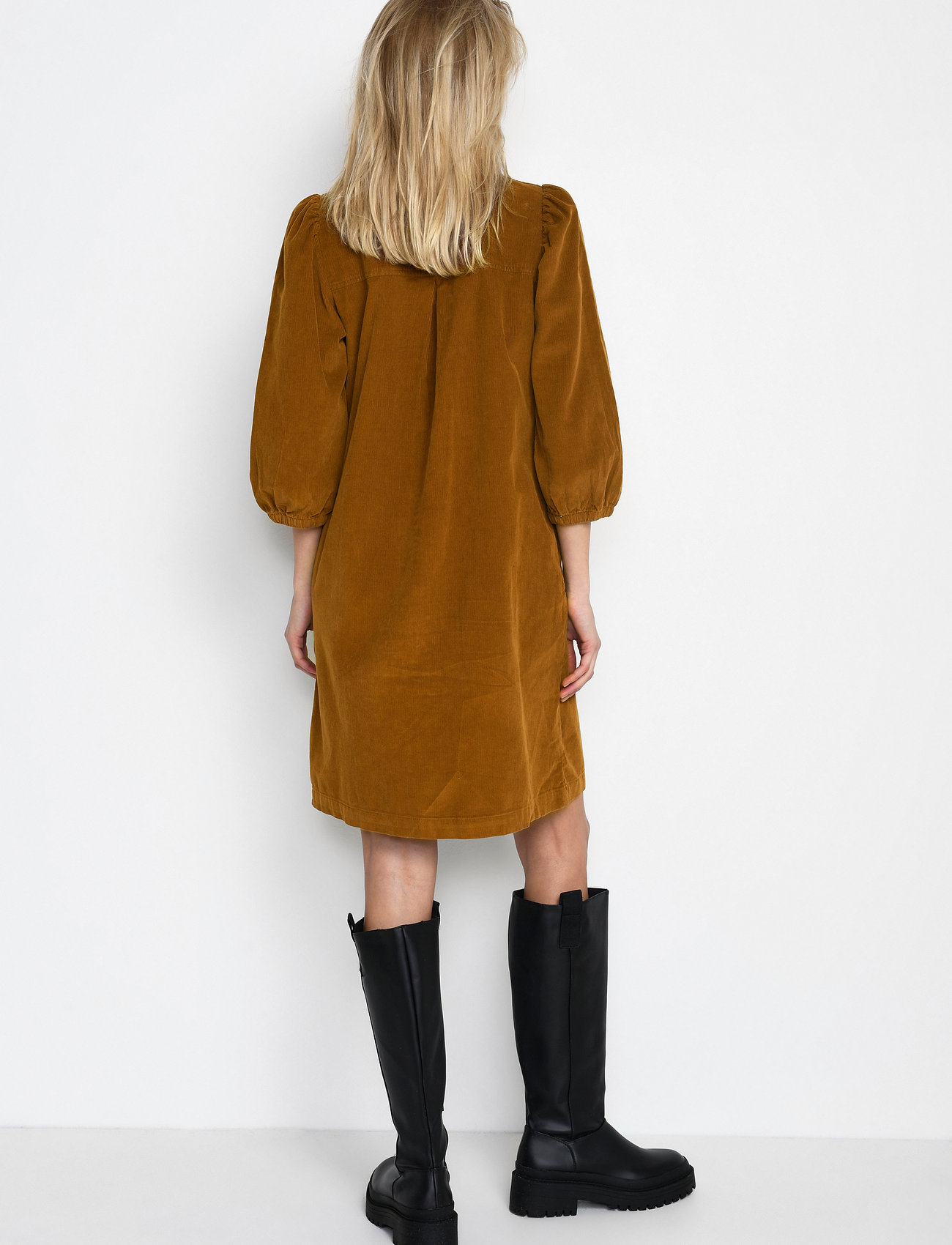 Kaffe - KAeva Corduroy Dress - skjortekjoler - toffee - 4
