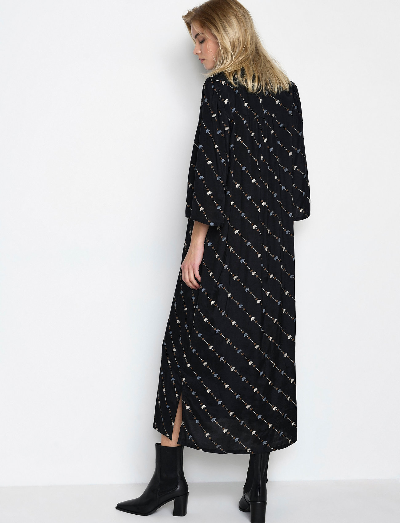 Kaffe - KAliro Dress - black / infinity graphic lines - 4
