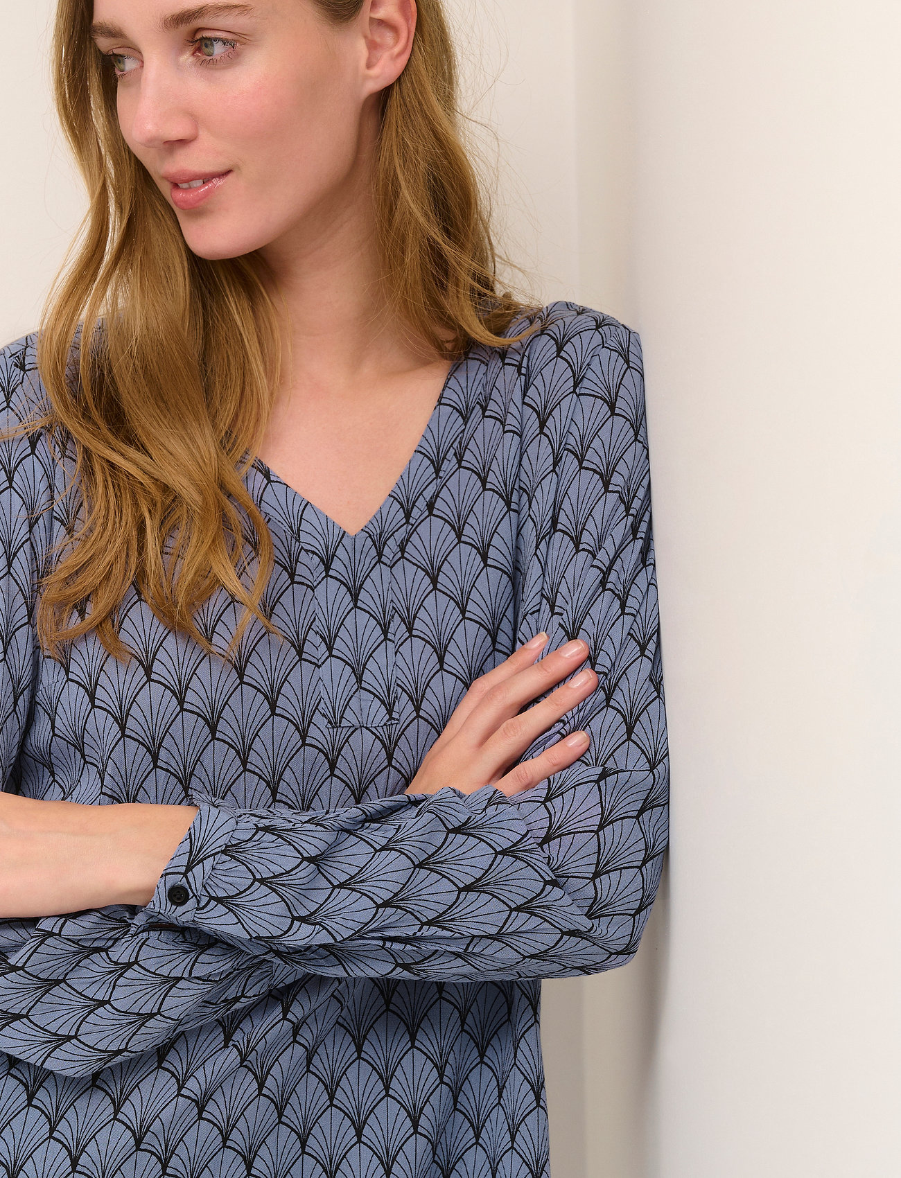 Kaffe - KAolivia Amber Tunic - blue / black fan print - 5