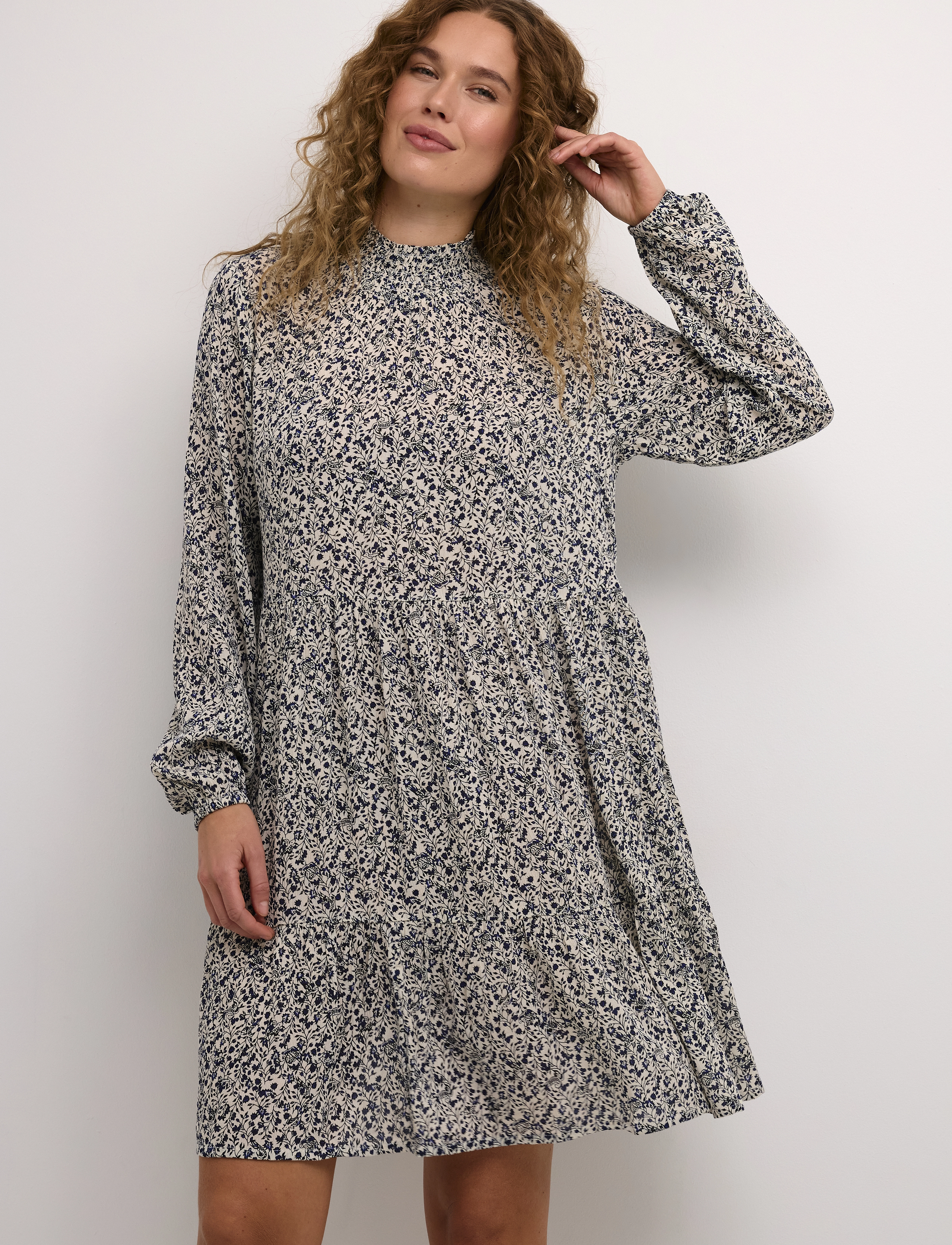 Kaffe KAsally Amber Dress LS - Kjoler - FEATHER GRAY PETIT LEAF / grey