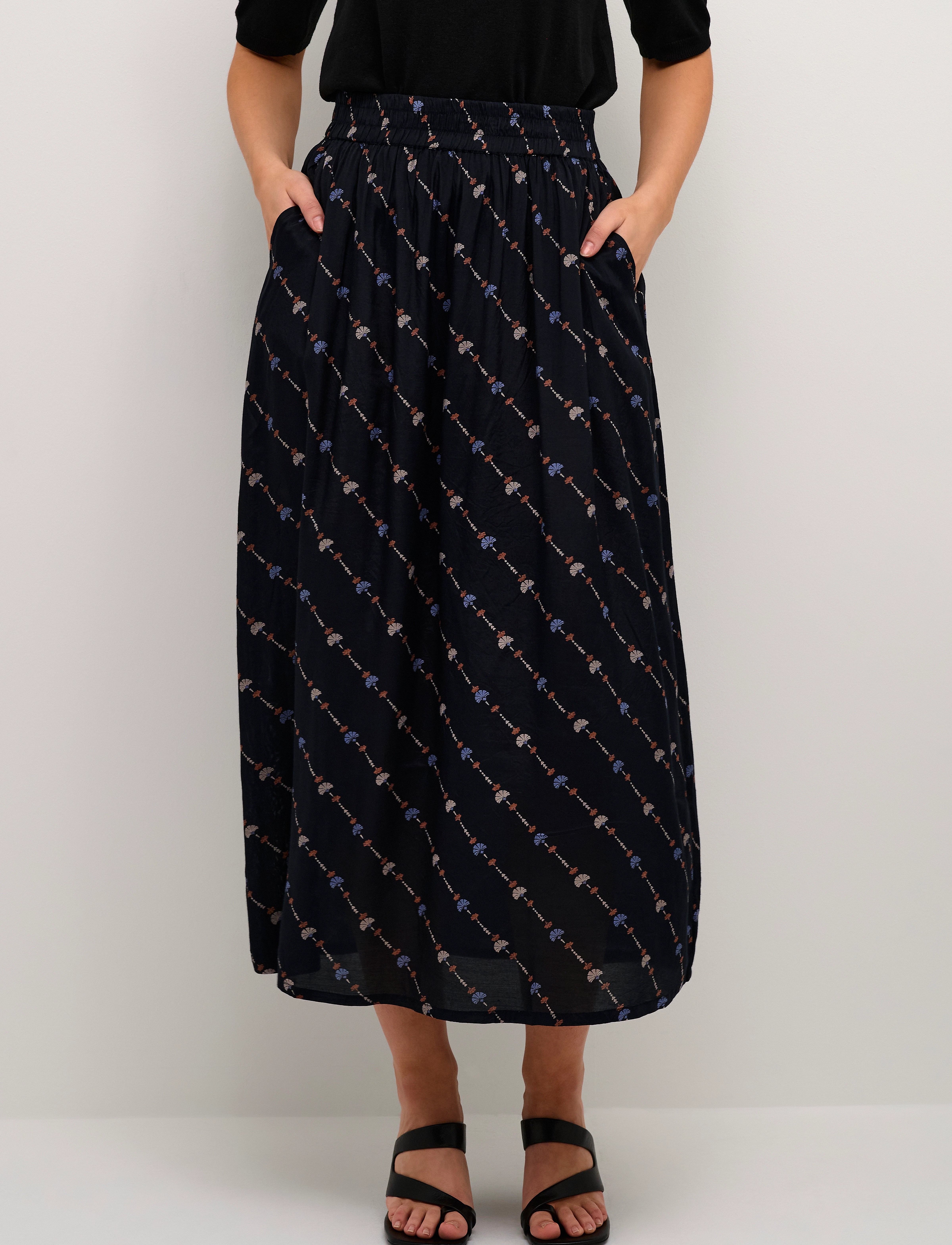Kaffe - KAliro Skirt - black / infinity graphic lines - 2