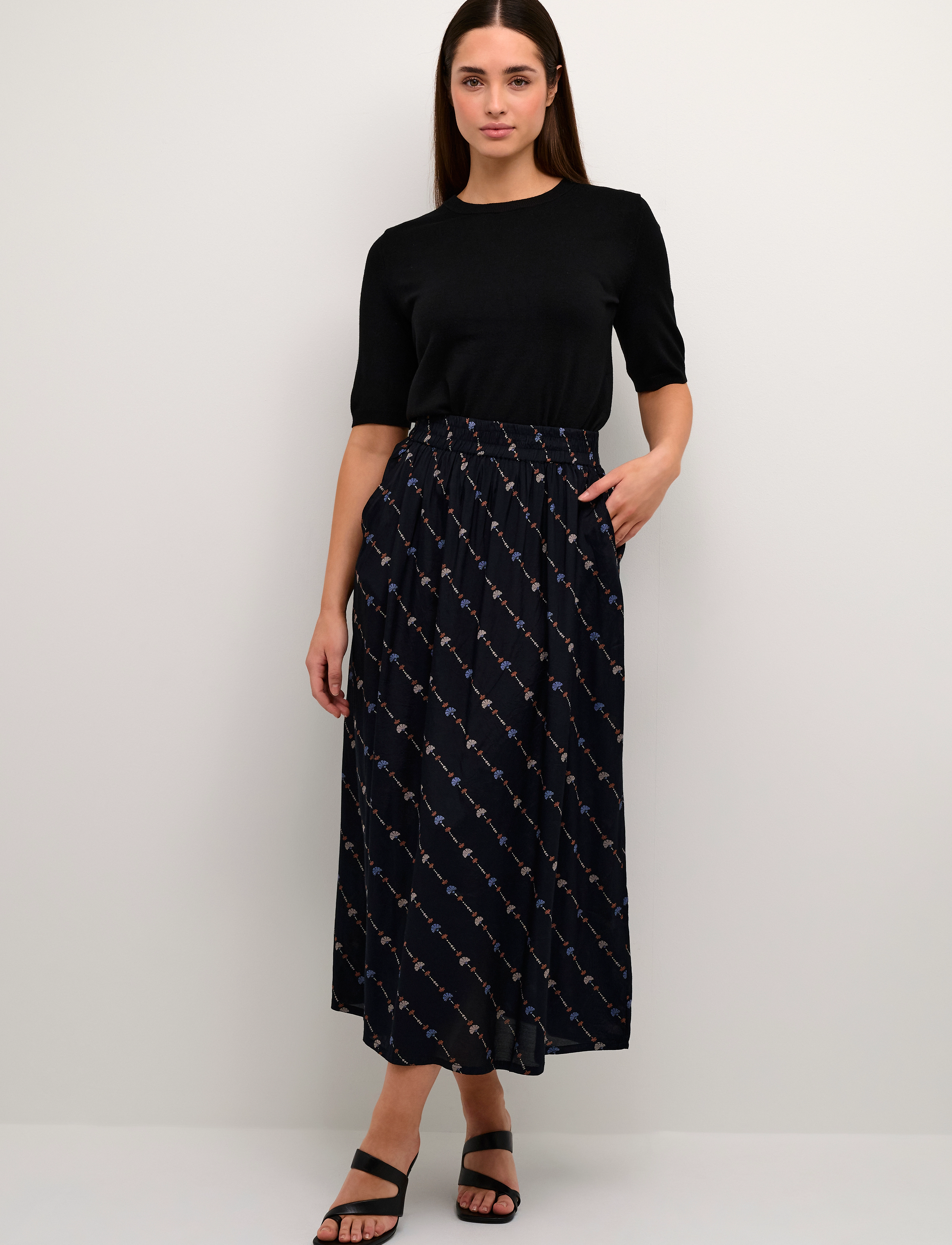 Kaffe - KAliro Skirt - black / infinity graphic lines - 3