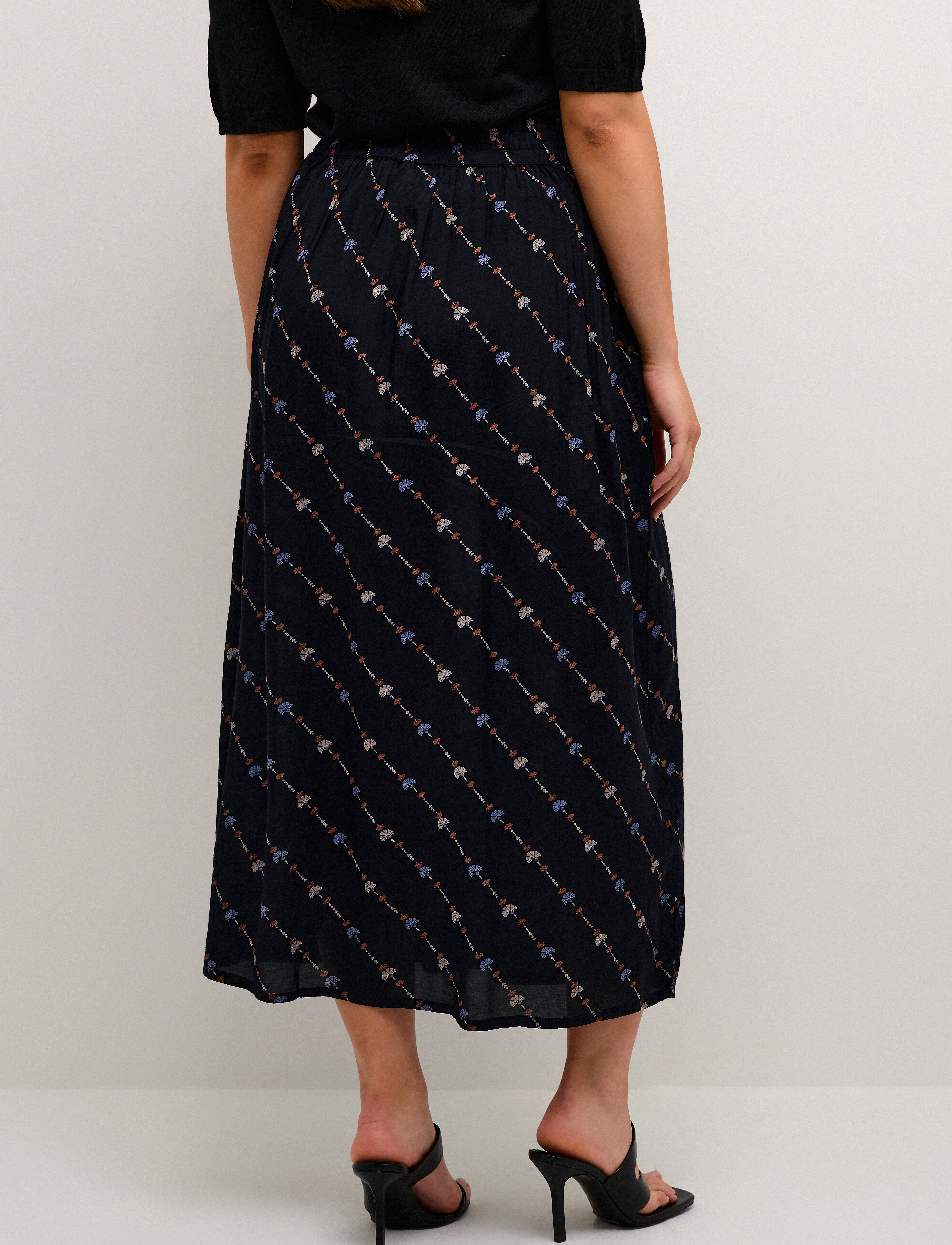 Kaffe - KAliro Skirt - black / infinity graphic lines - 4